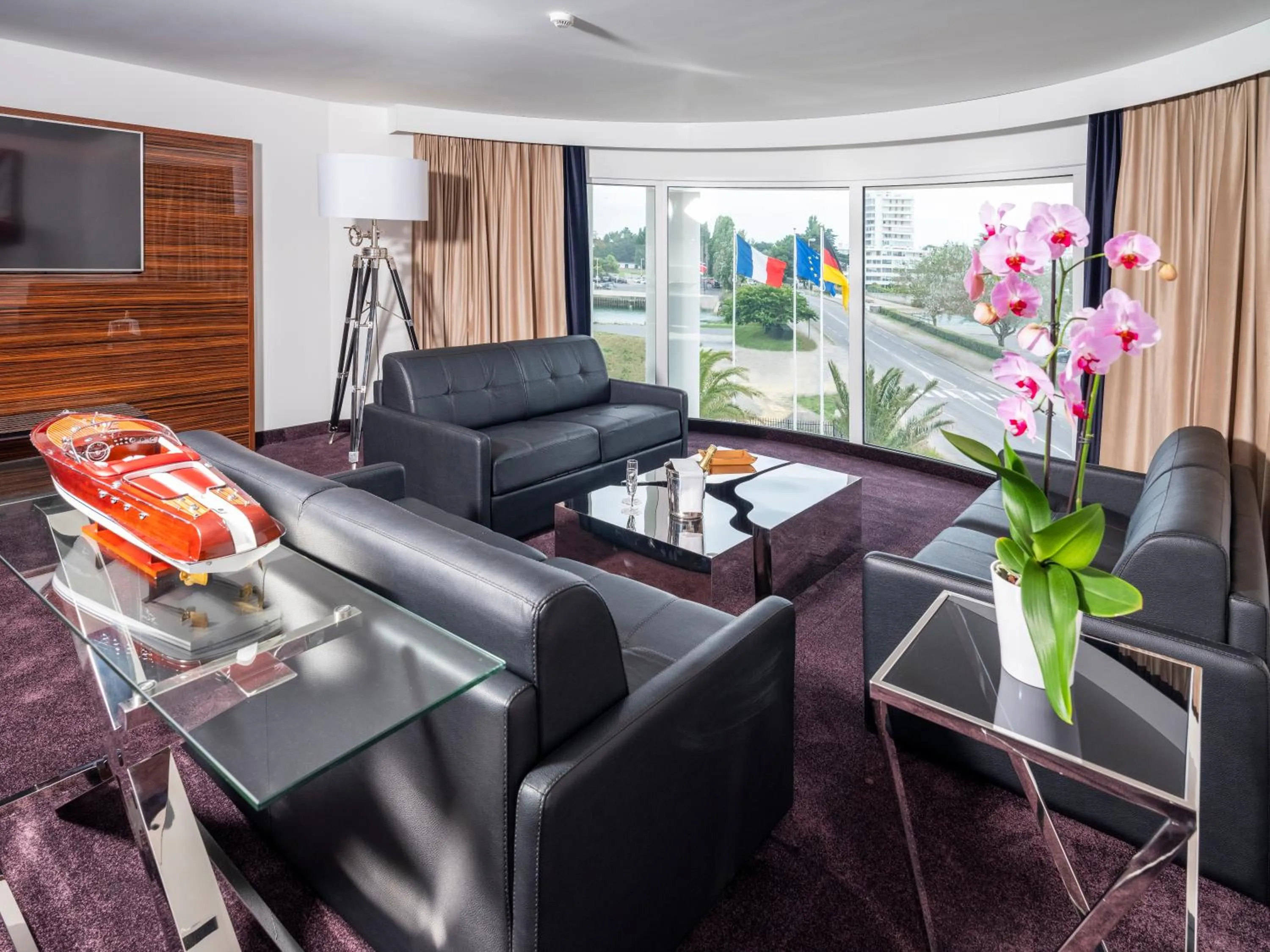 Prestige Suite with Harbor View in Westotel Le Pouliguen