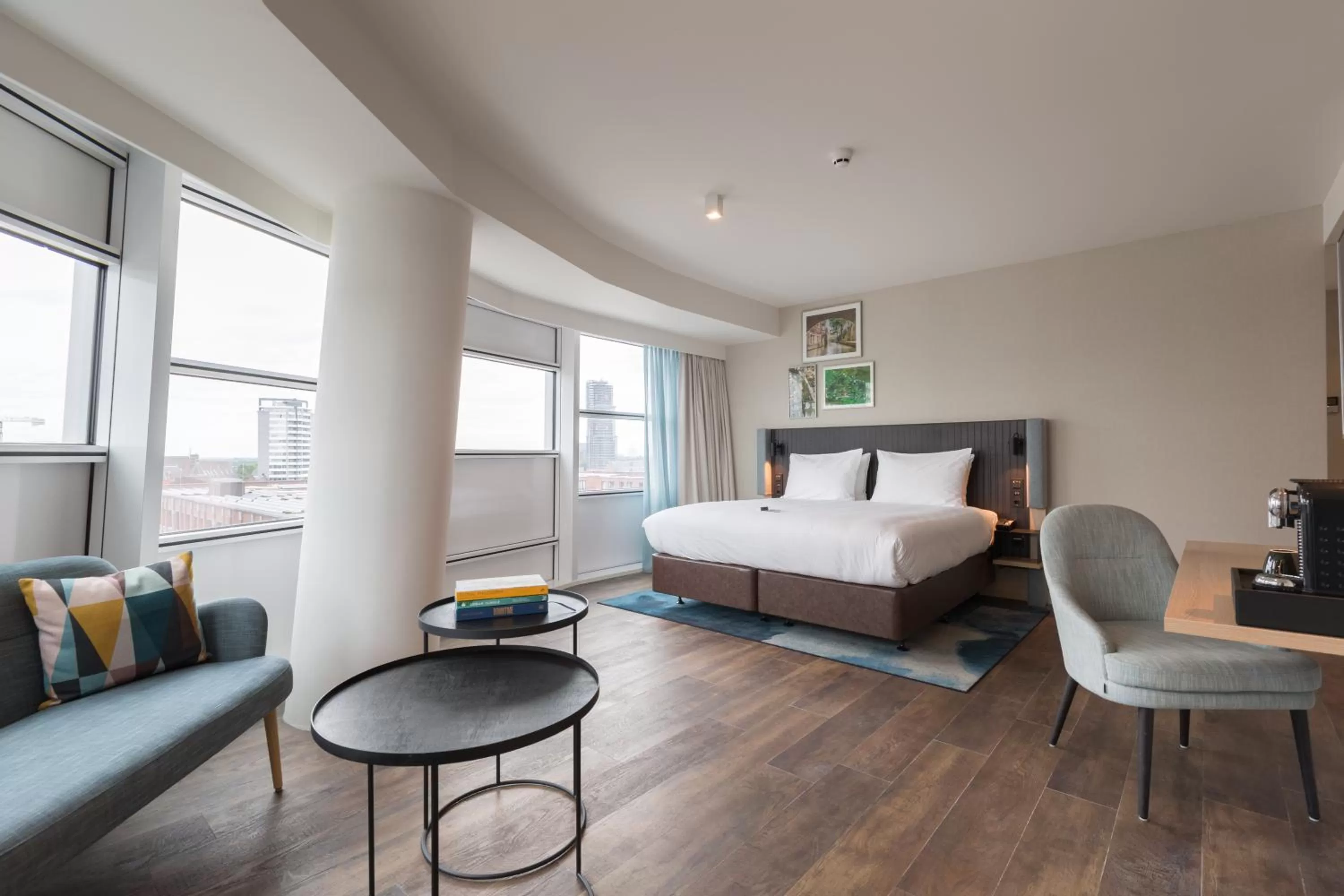 Premium King Room in Crowne Plaza Utrecht - Central Station by IHG