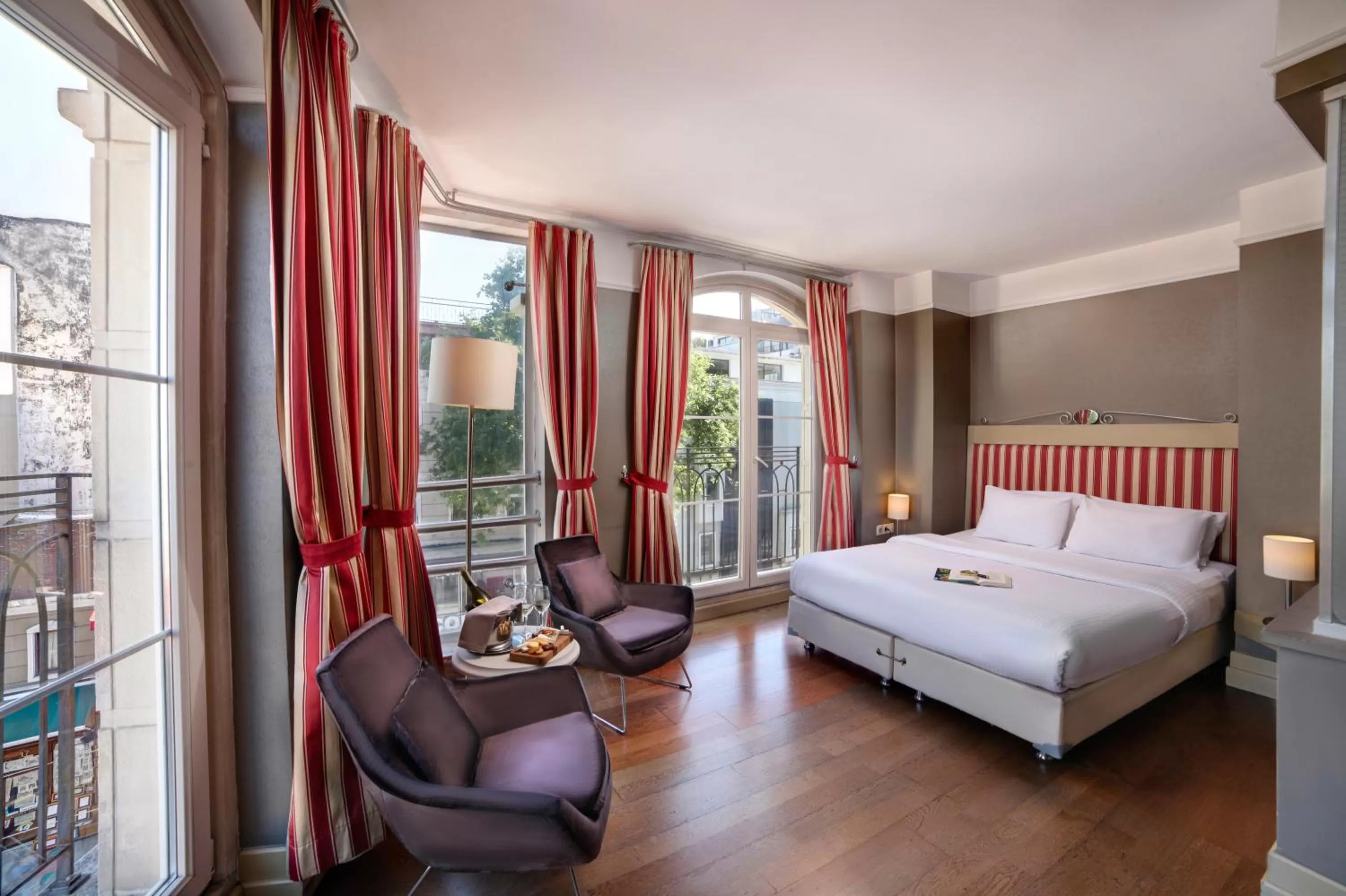 Corner Suite in Faros Hotel Old City - Special Category