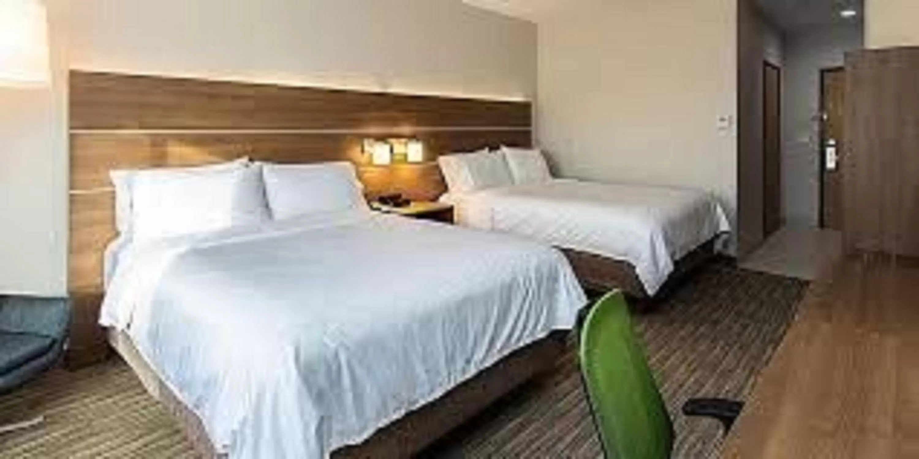 Standard Queen Room with Two Queen Beds and Tub - Mobility/Communications Accessible in Holiday Inn Express McComb by IHG