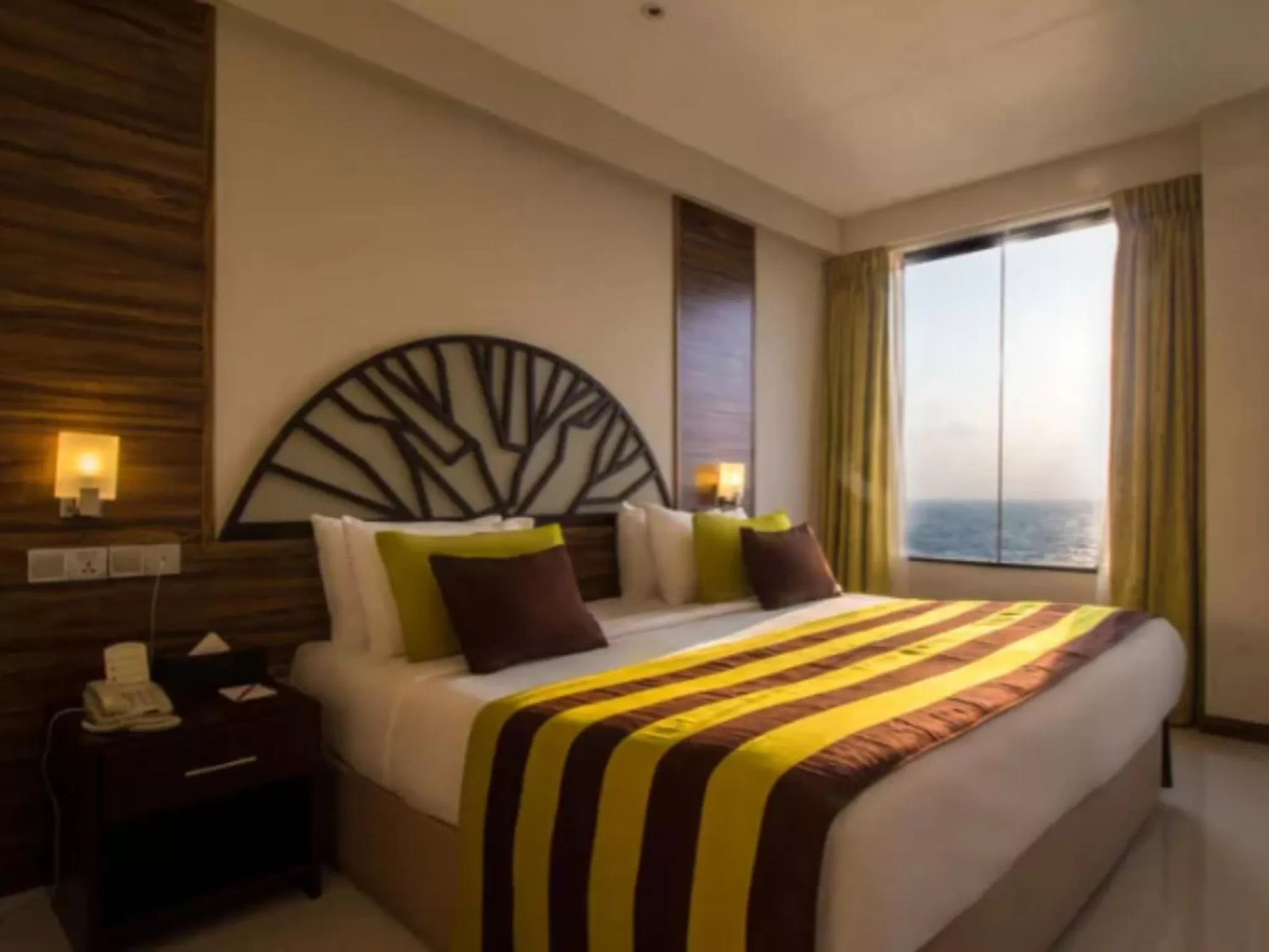 Deluxe Room with Early Check-in at 11 AM & Late Check-out at 2 PM (on Availability), 15% Discount on Food & Beverages and 10% Discount on Spa - single occupancy in The Ocean Colombo - Guaranteed Sea View Rooms