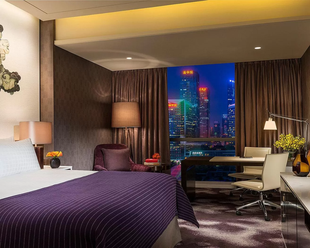 Deluxe King Room in Four Seasons Hotel Shenzhen