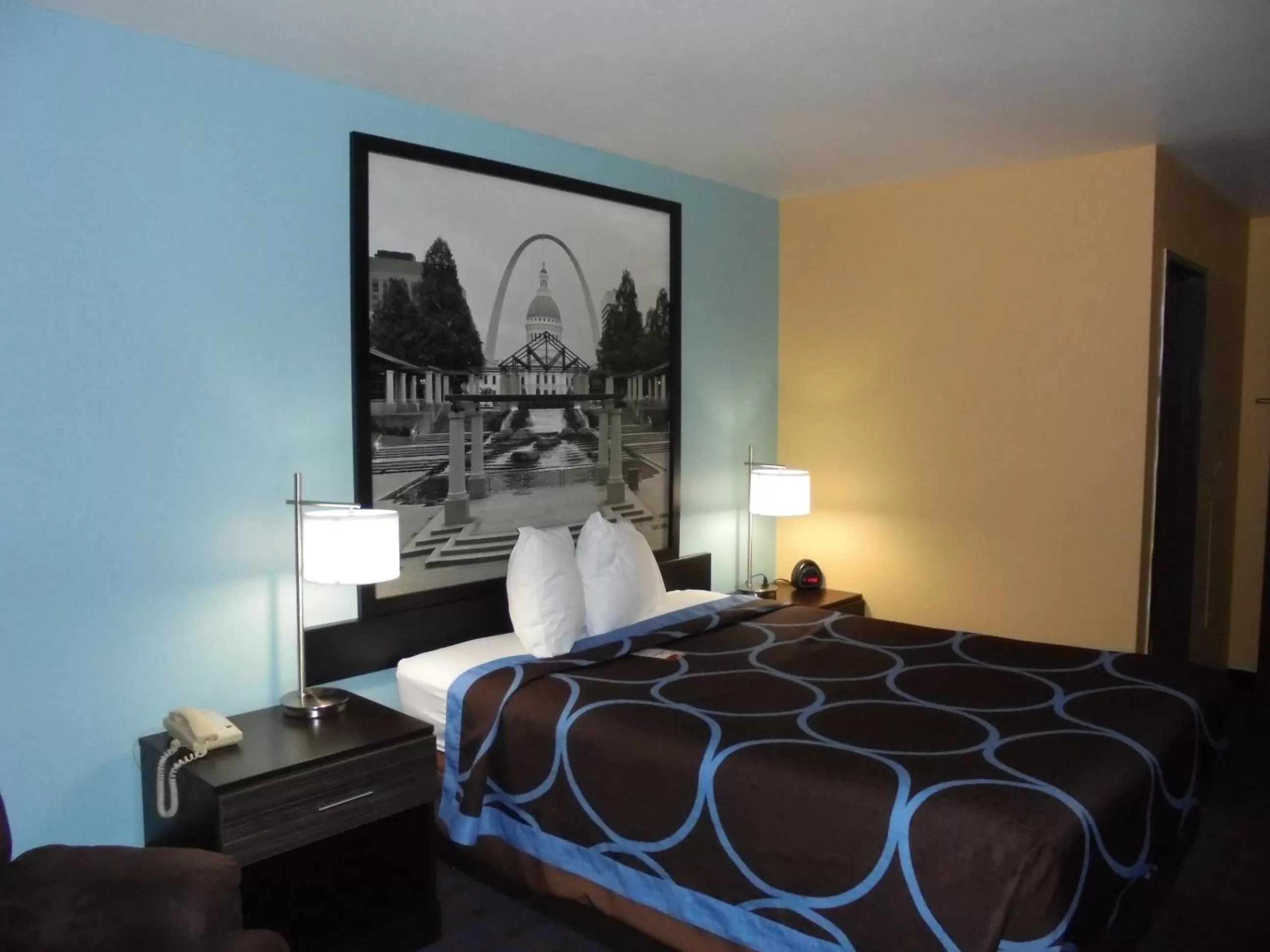 Queen Room - Non-Smoking in Super 8 by Wyndham Okawville