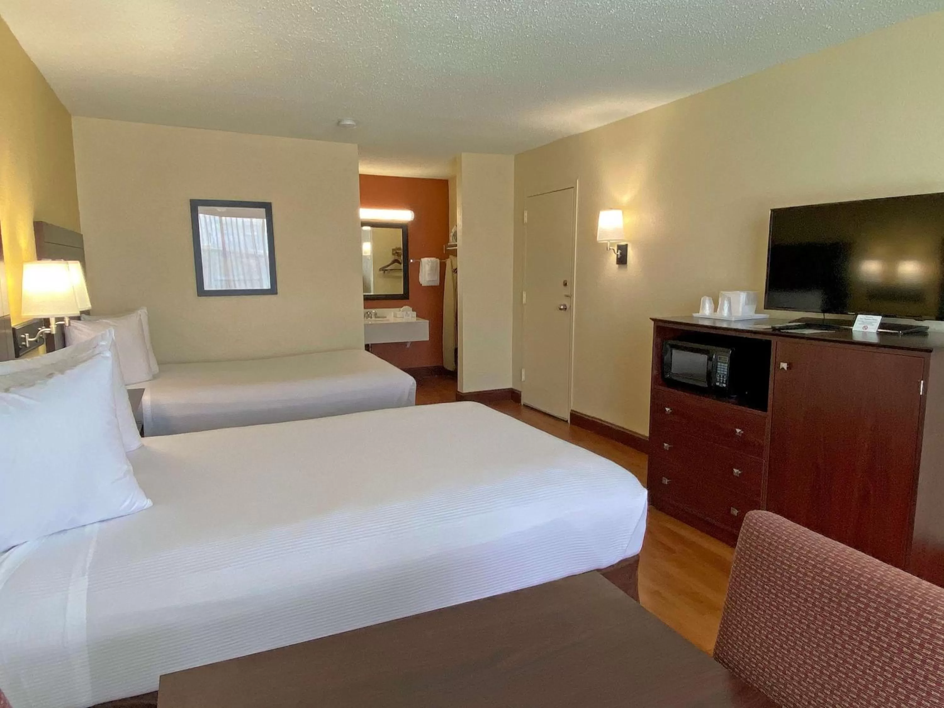 Double Room with Two Double Beds - Smoking in Best Western Greenville Airport