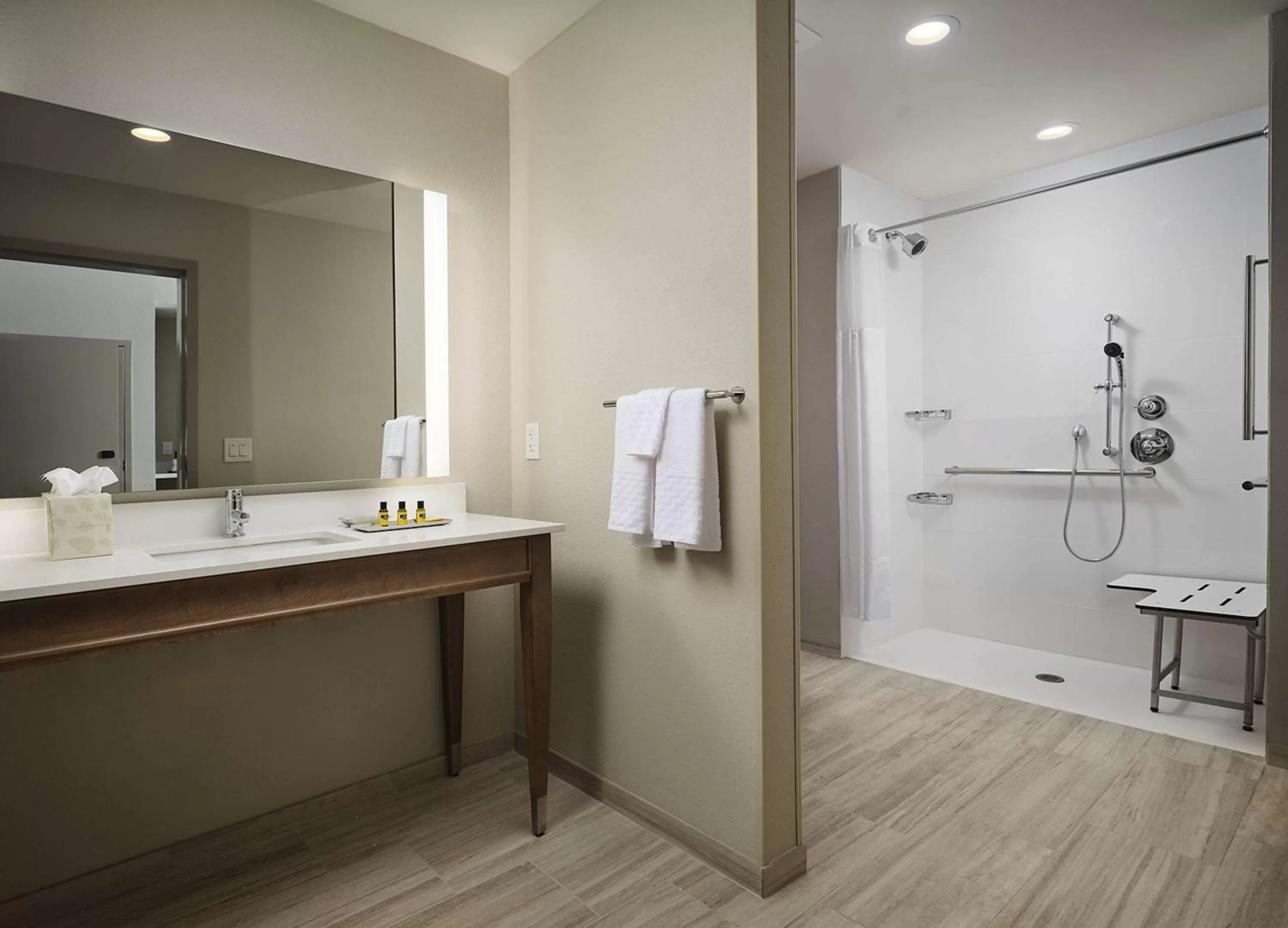 King Suite with Roll-In Shower and Sofa Bed - Disability Access/Non-Smoking in Best Western Plus Desoto