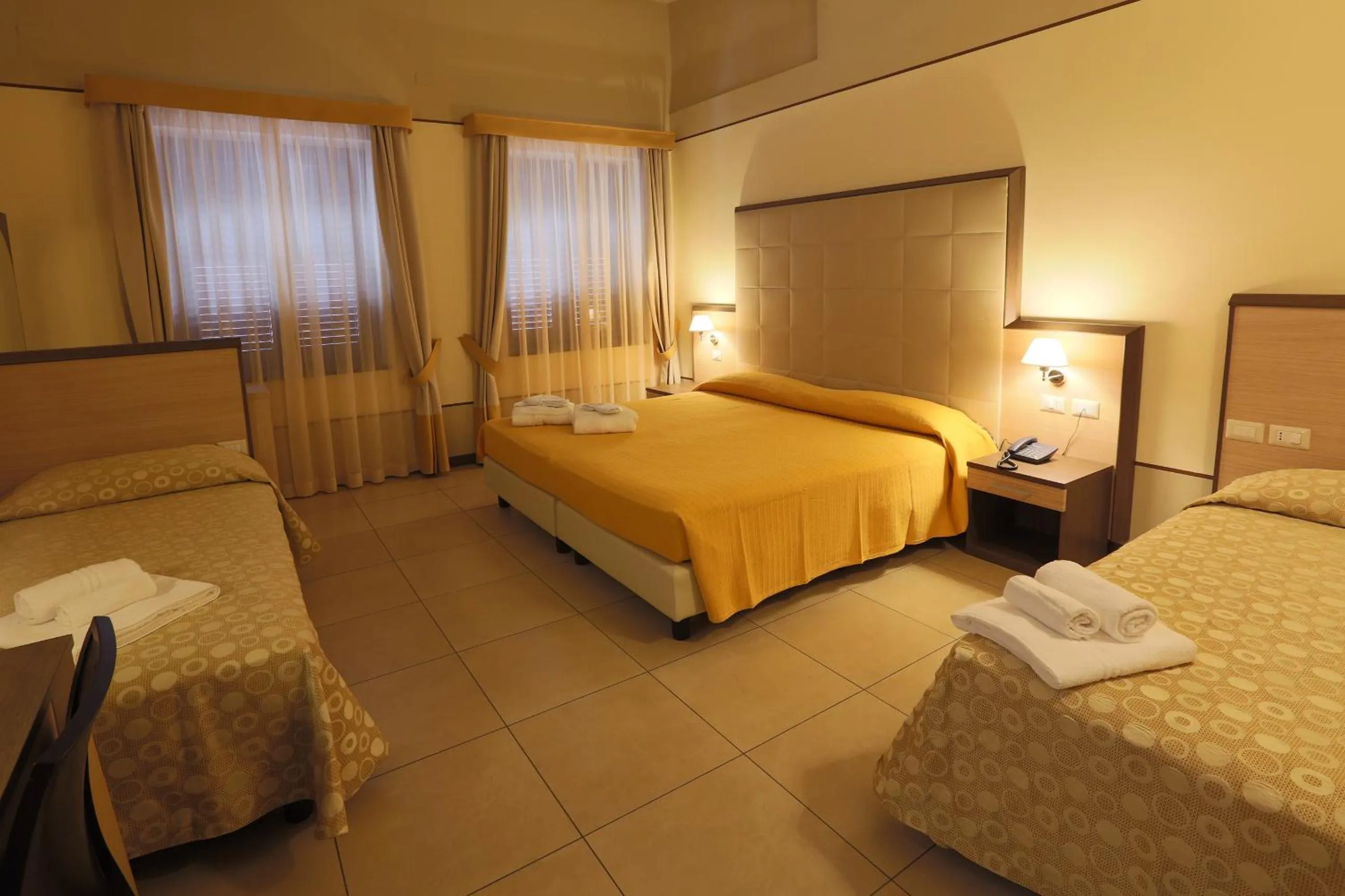 Standard Quadruple Room with Balcony in Hotel Milazzo