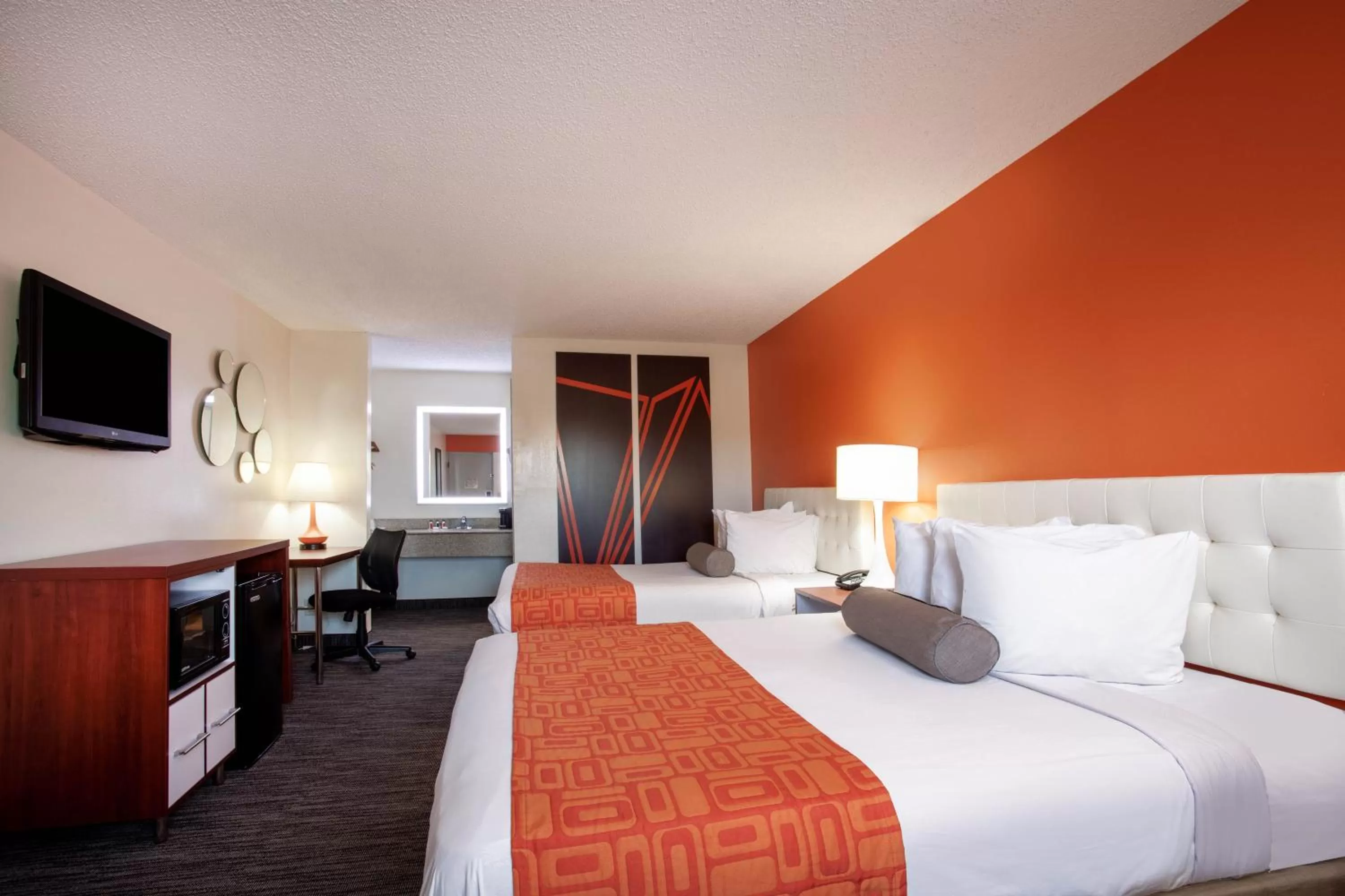 Deluxe Queen Room - Disability Access/Non-Smoking in Howard Johnson by Wyndham Vero Beach/I-95