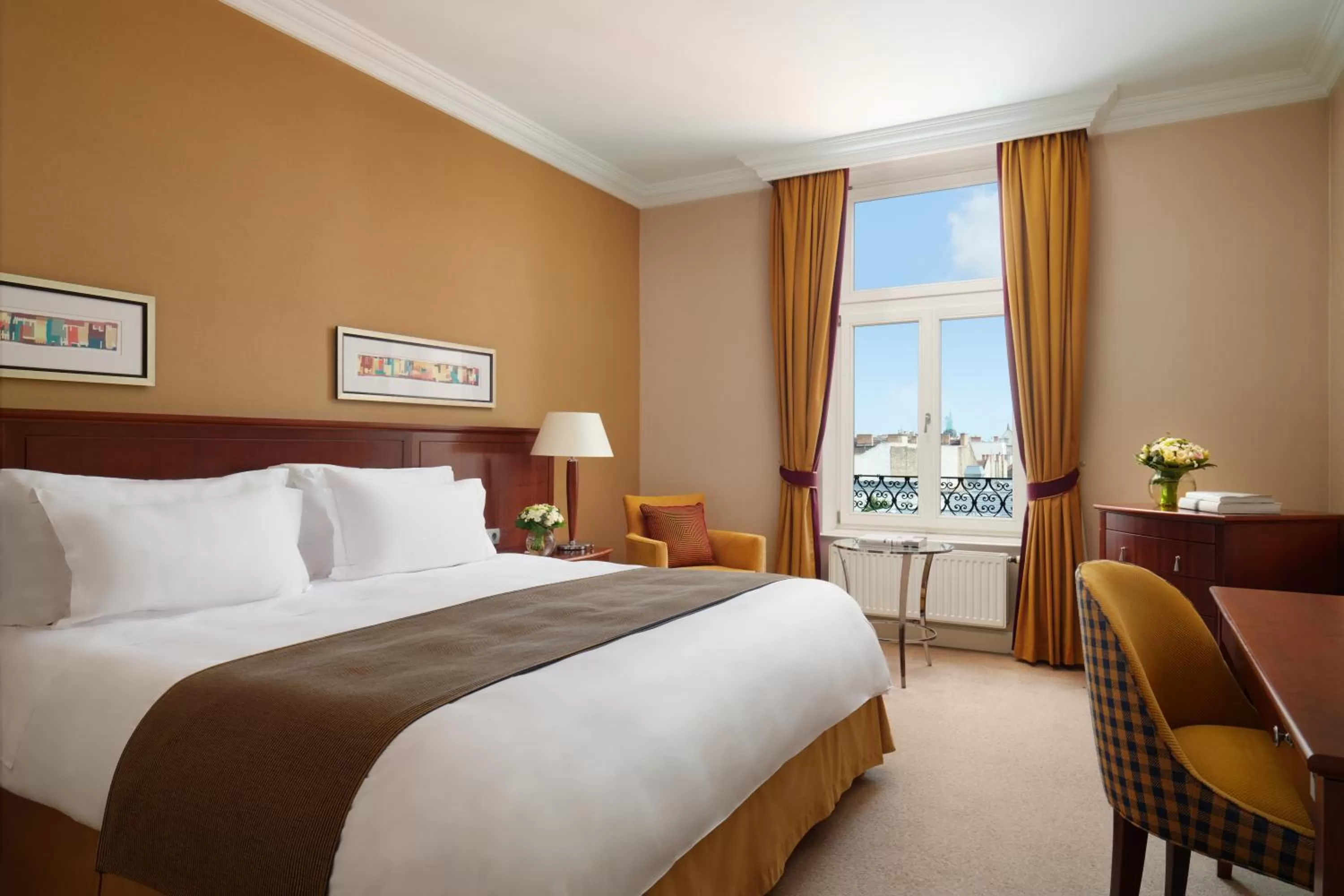 Superior King Room in Corinthia Budapest