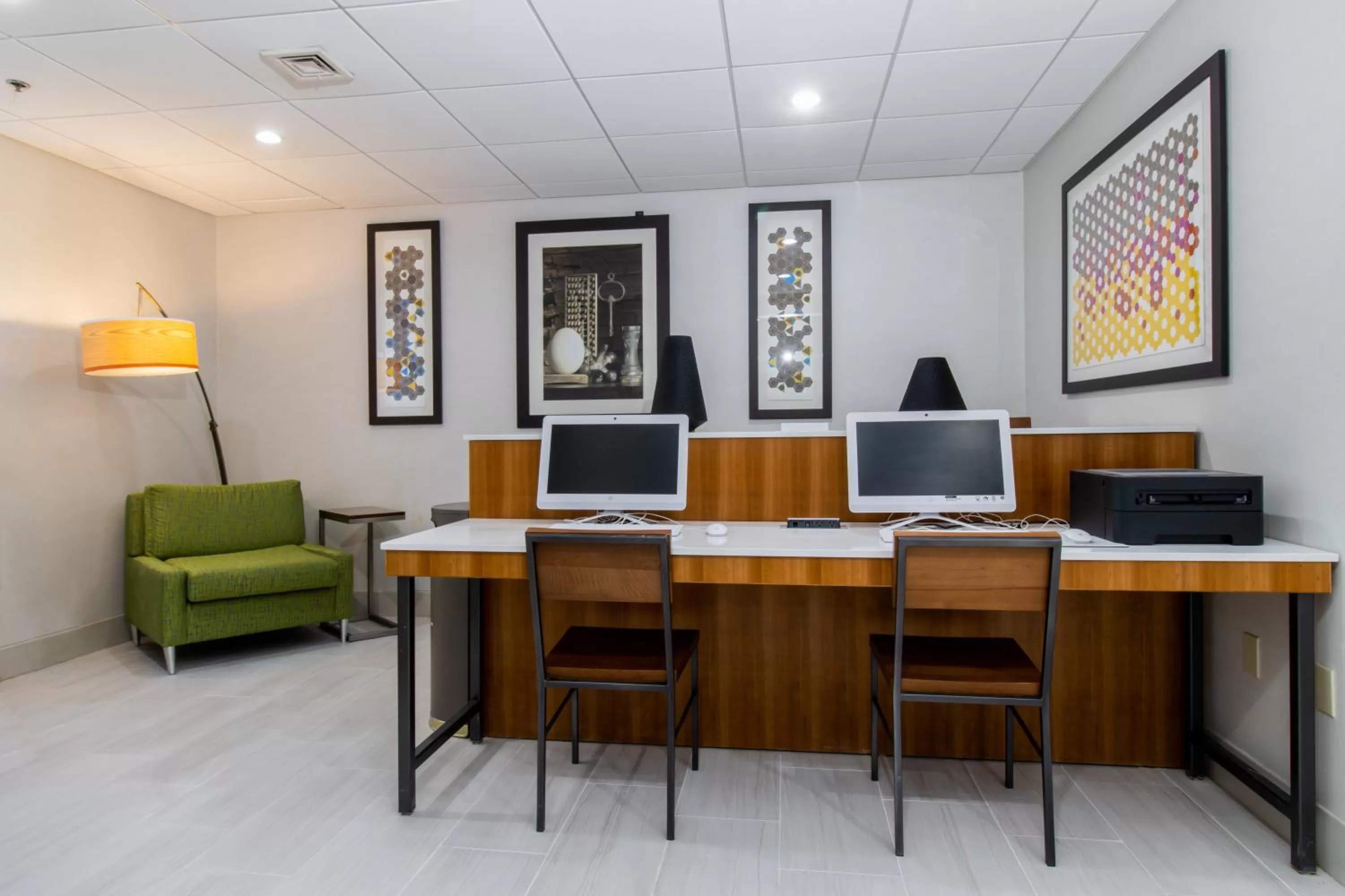 Holiday Inn Express Hotel & Suites Swansea by IHG