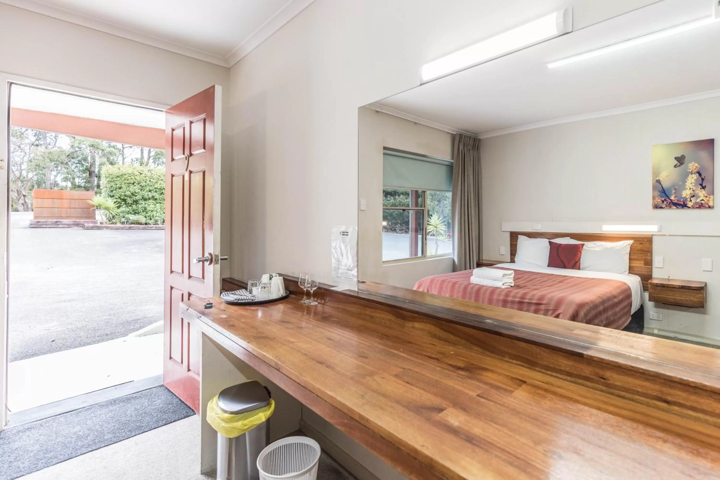 Deluxe Queen Room - No Pets in Black Forest Motel