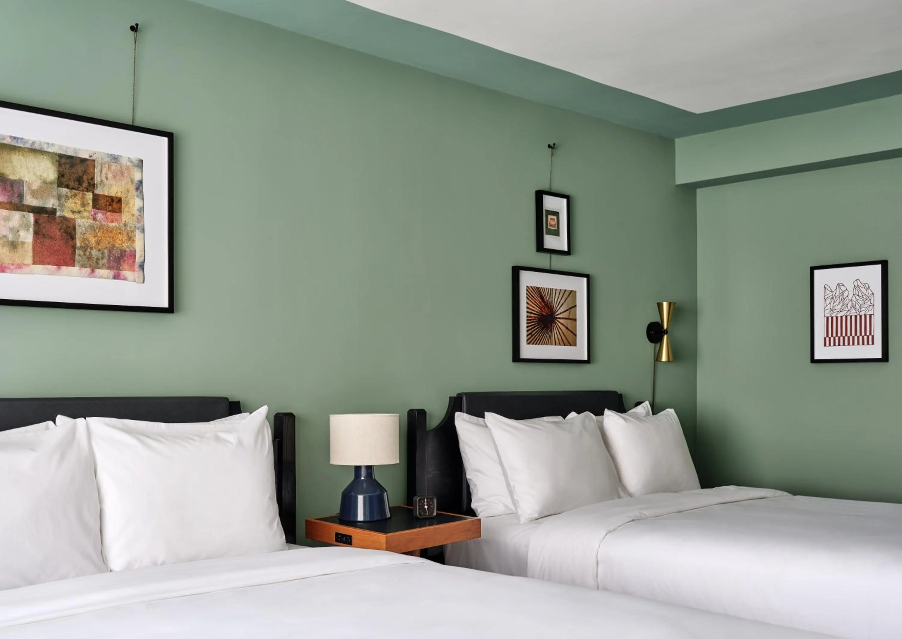 Queen Room - Disability Access in Romer Hell's Kitchen