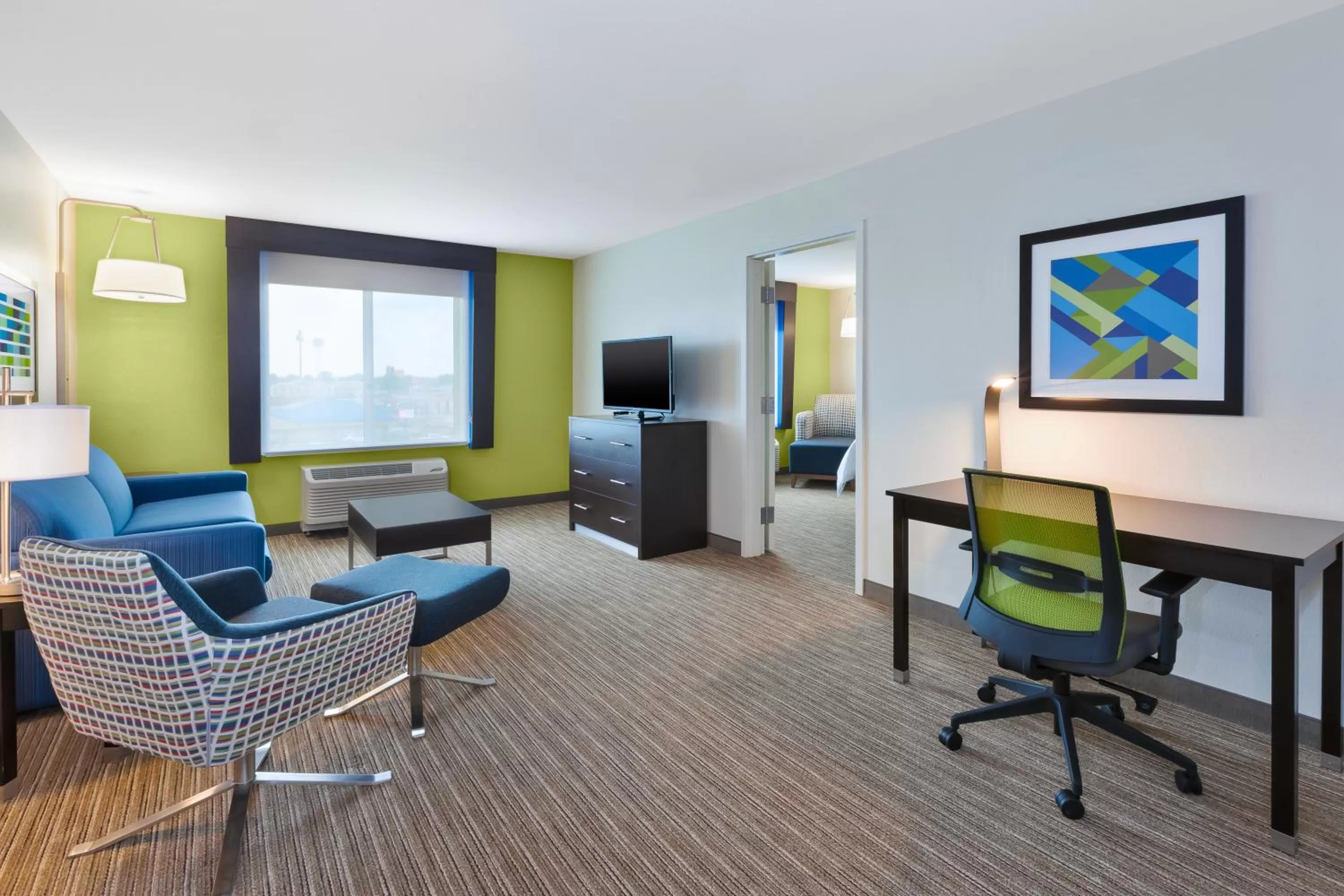 Queen Suite with Two Queen Beds and Mobility Accessible Tub - Non-Smoking in Holiday Inn Express & Suites - Effingham by IHG