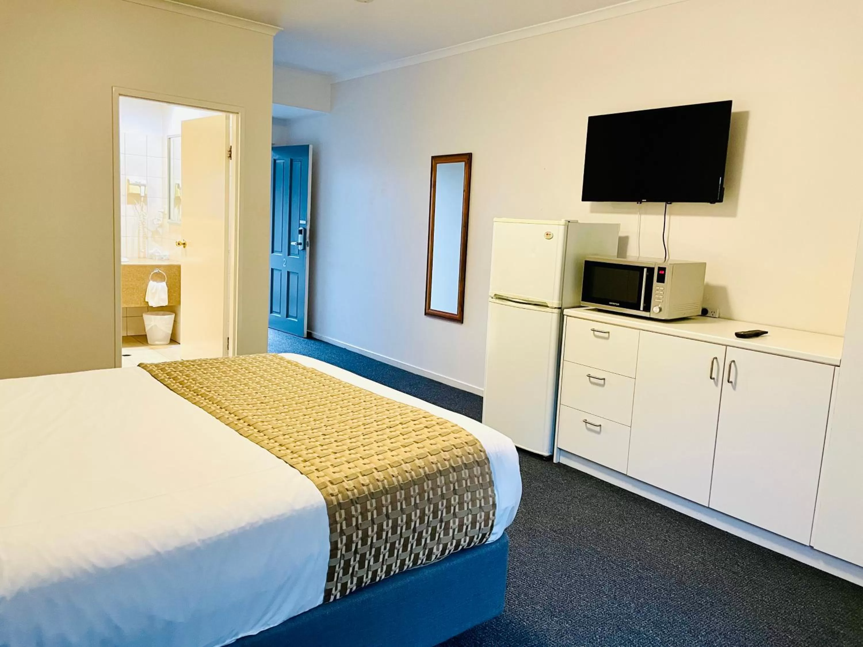 Queen Room - Non Smoking/Ground Floor in The Menzies Ballarat