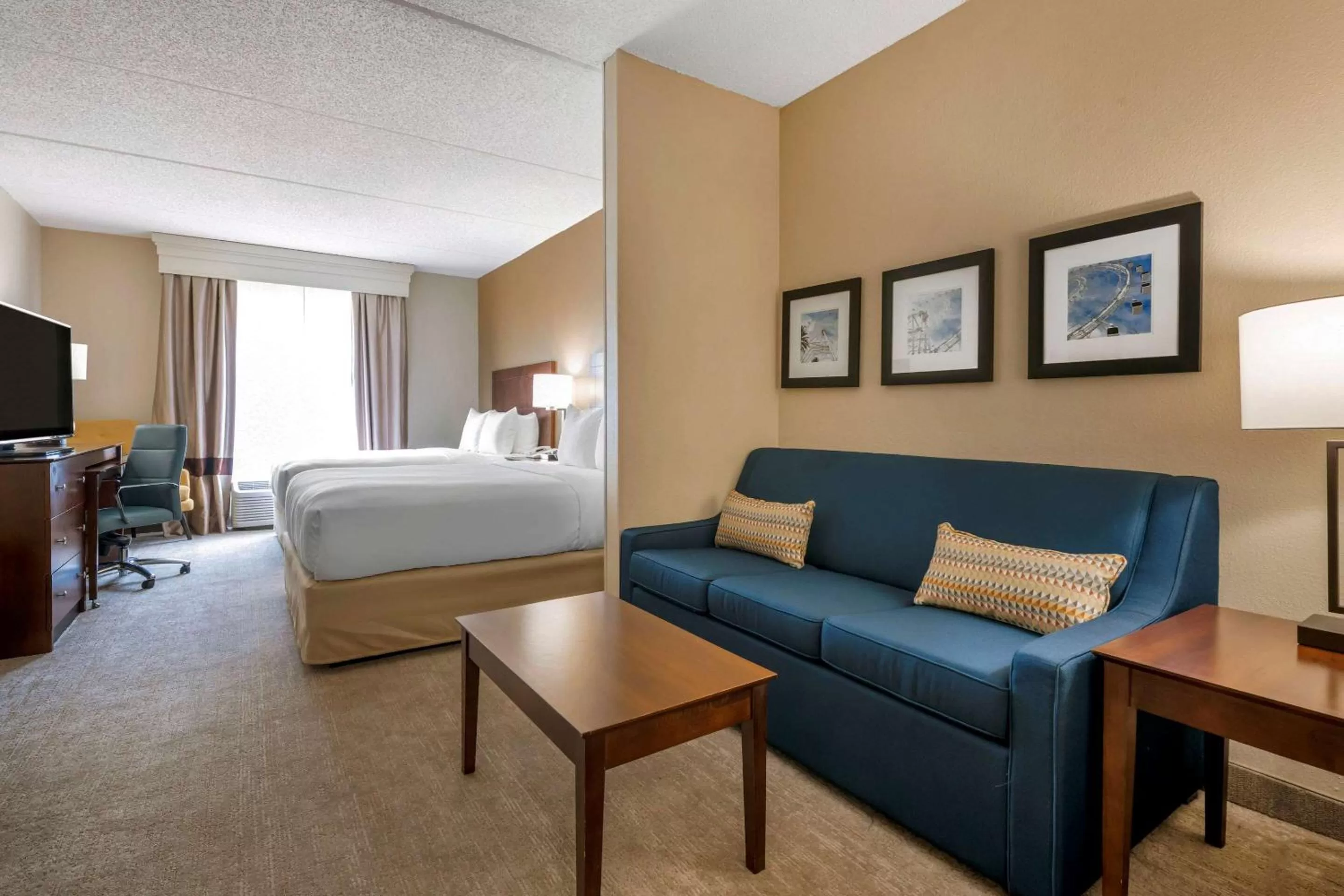 Queen Suite with Two Queen Beds - Non-Smoking in Comfort Suites Near Universal Orlando Resort