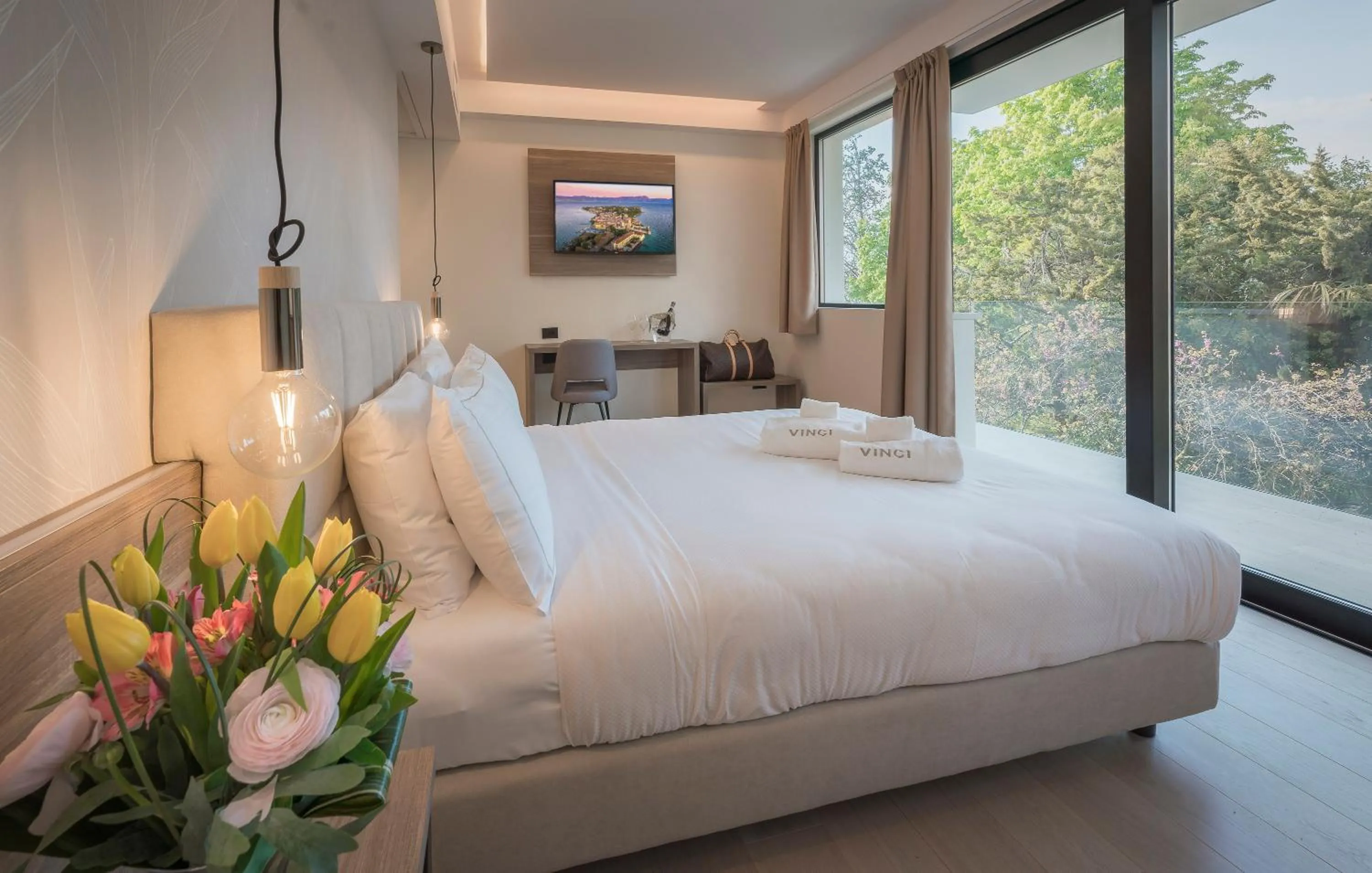 Double or Twin Room with Garden View in Hotel Vinci