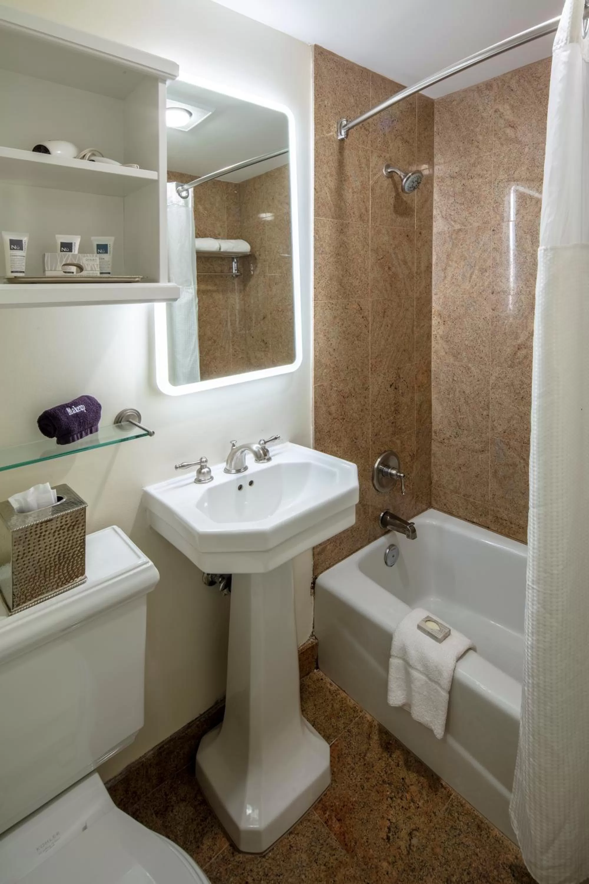 1 Queen Bed, Non-Smoking in Collegian Hotel & Suites, Trademark Collection by Wyndham