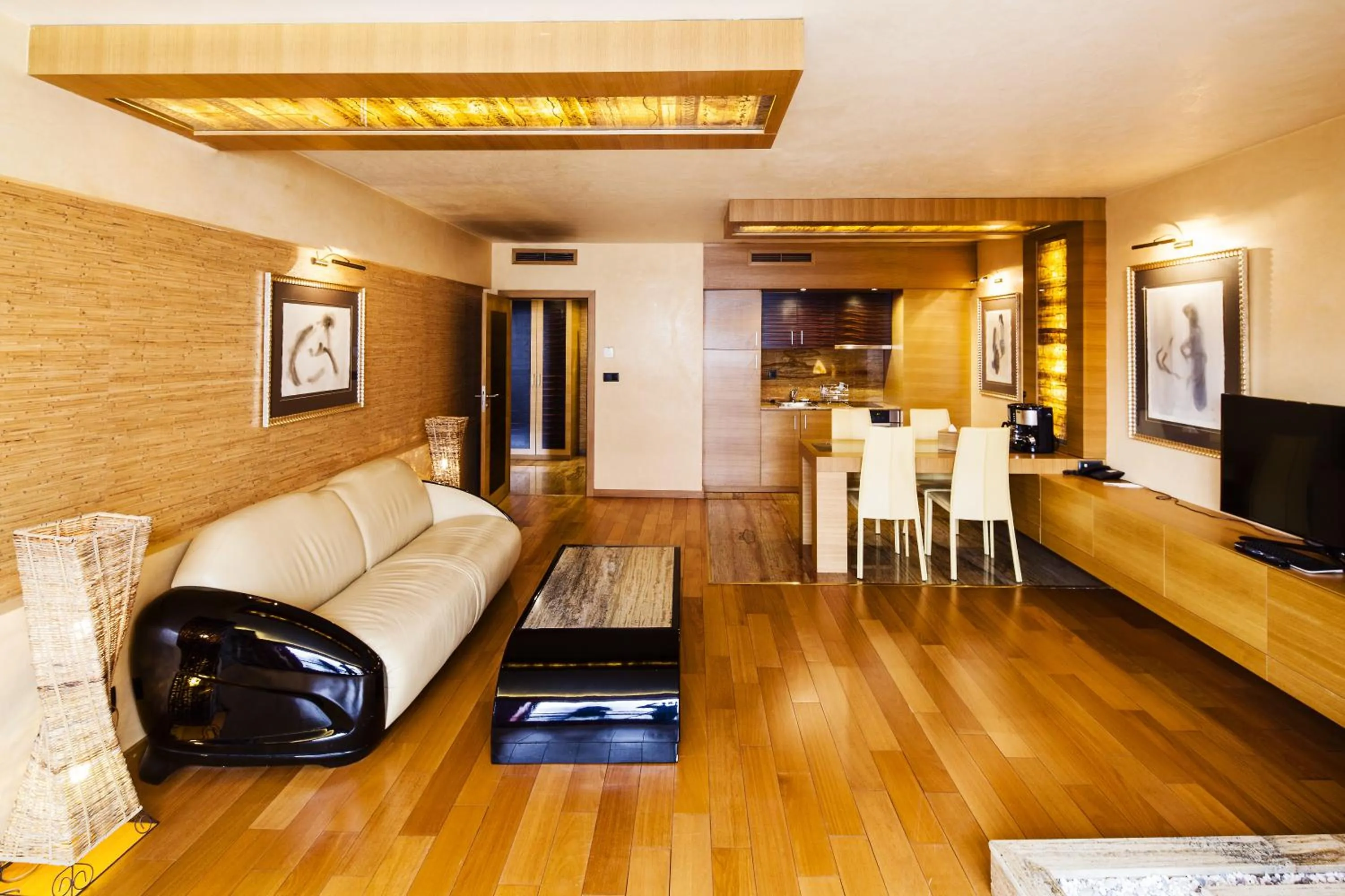 One-Bedroom Apartment in Hotel Anel