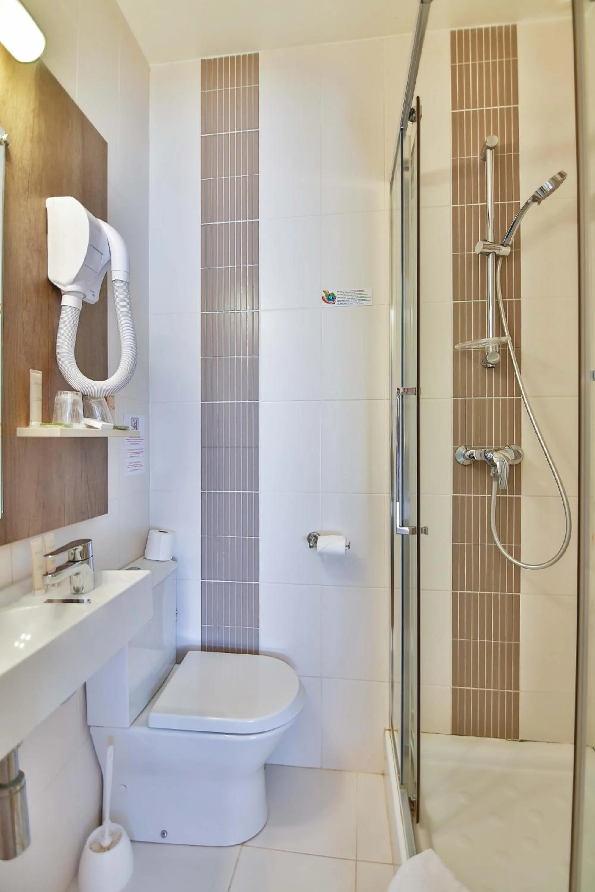 Small Standard Room in Hôtel Le Seize, Nice Centre