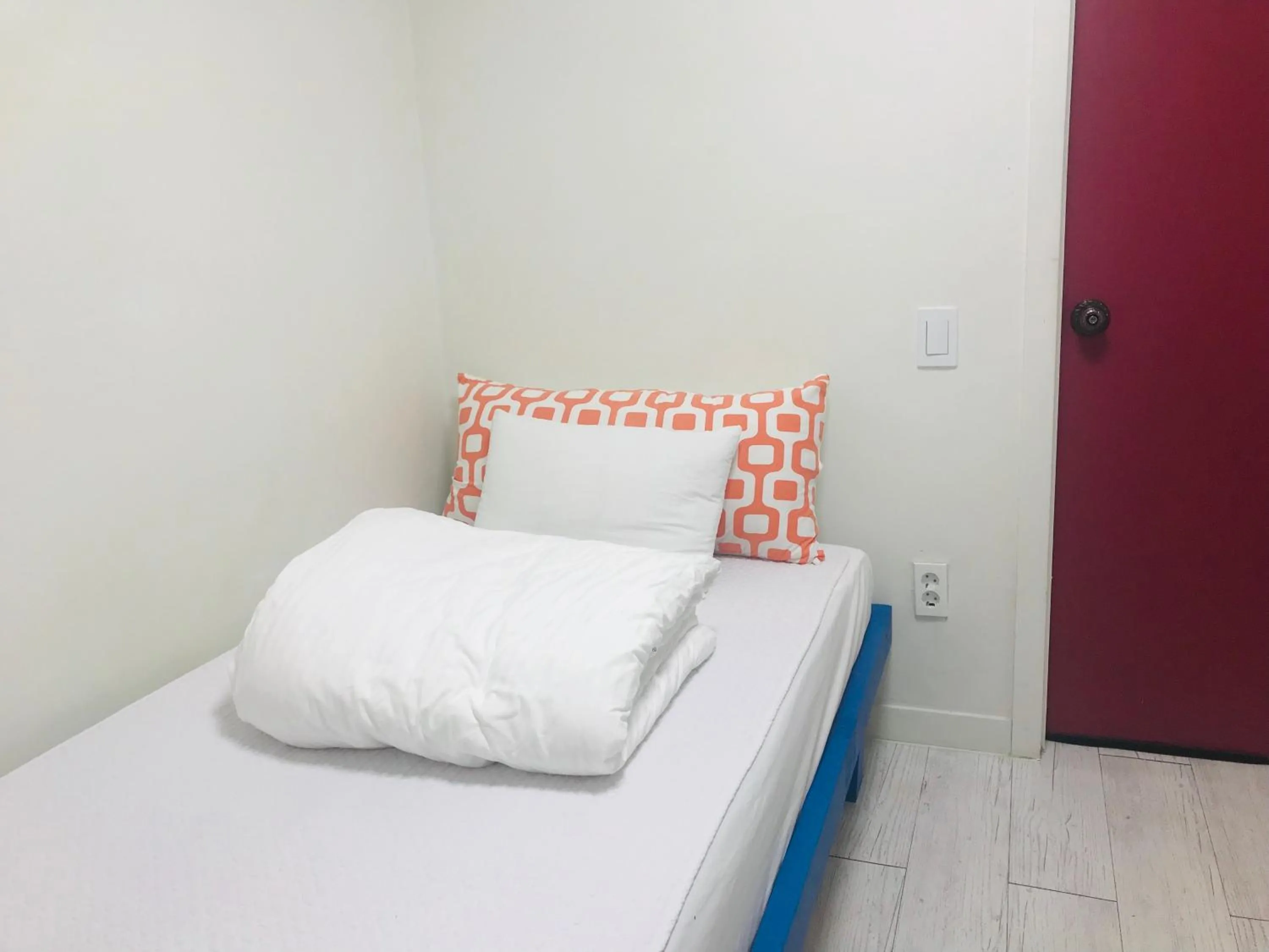 Budget Single Room in Slow Citi Guest House -슬로시티게스트하우스