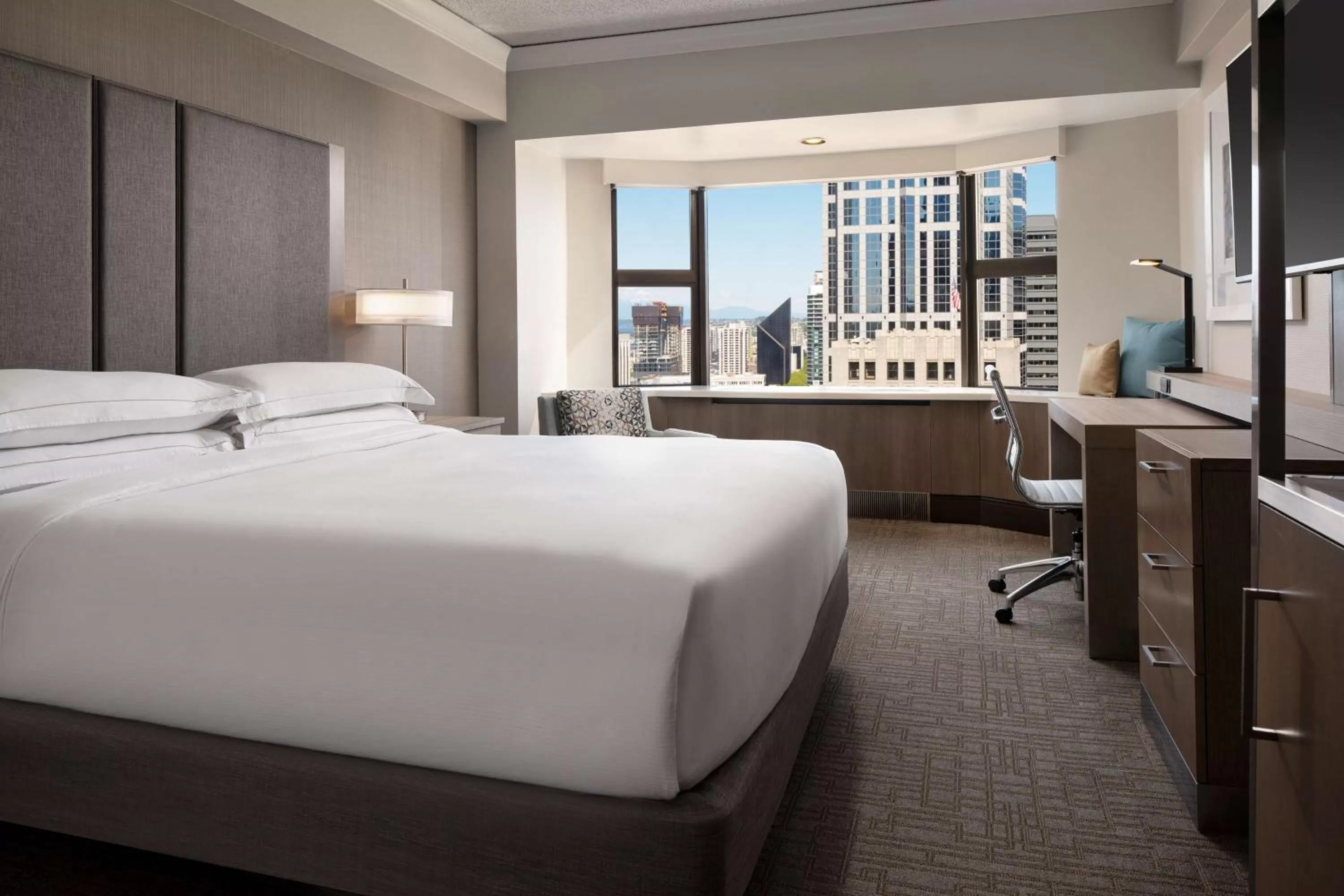 Executive Floor King Room with City View - Accessible  in Hilton Seattle