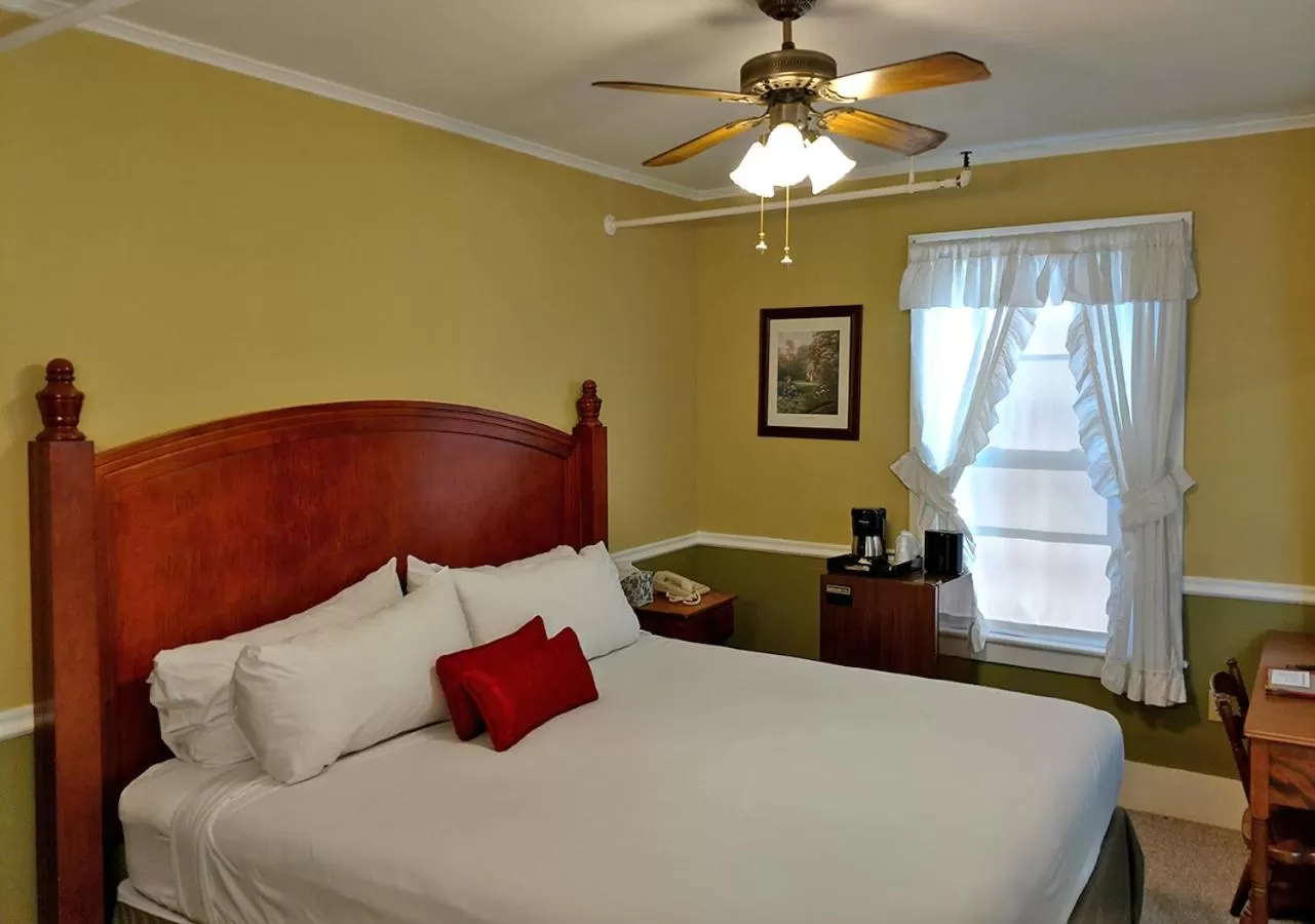 Family Suite in Thayers Inn