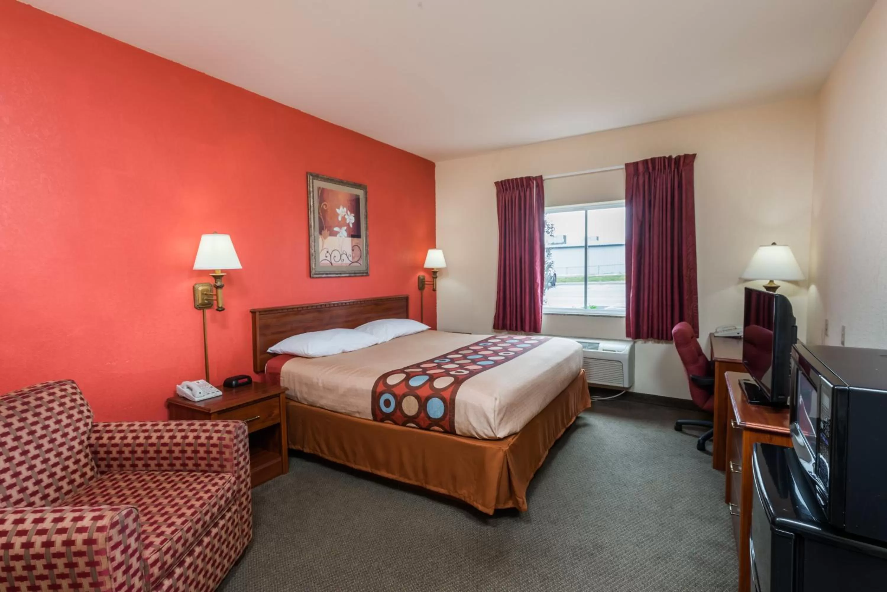 King Room - Disability Access - Non-Smoking in Super 8 by Wyndham St Robert Ft Leonard Wood Area