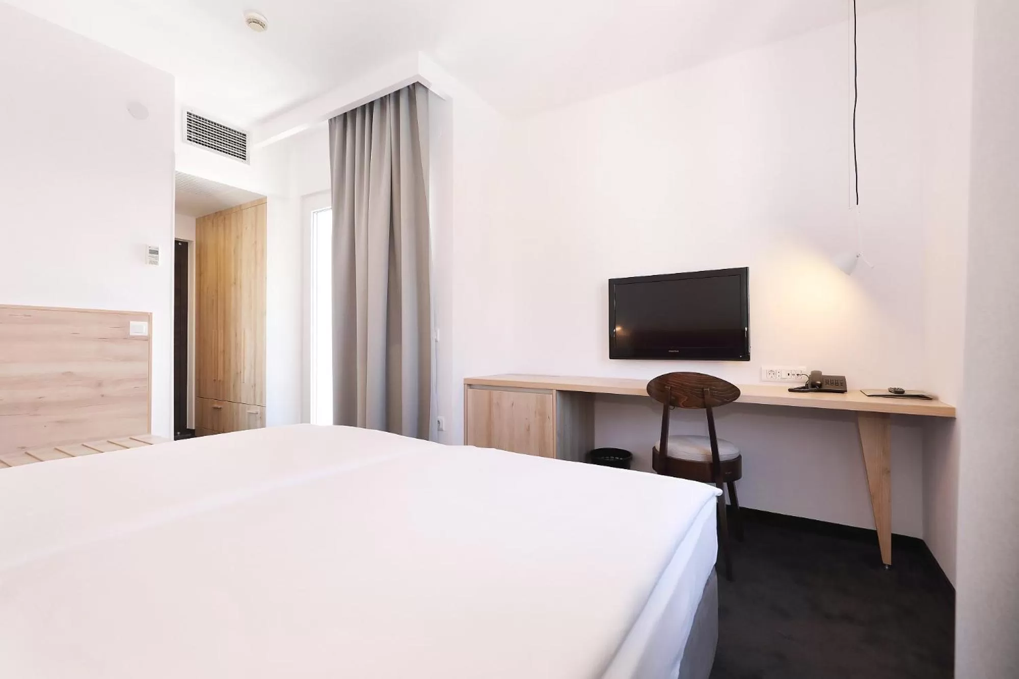 Premium Double Room with Balcony in Hotel Mediteran