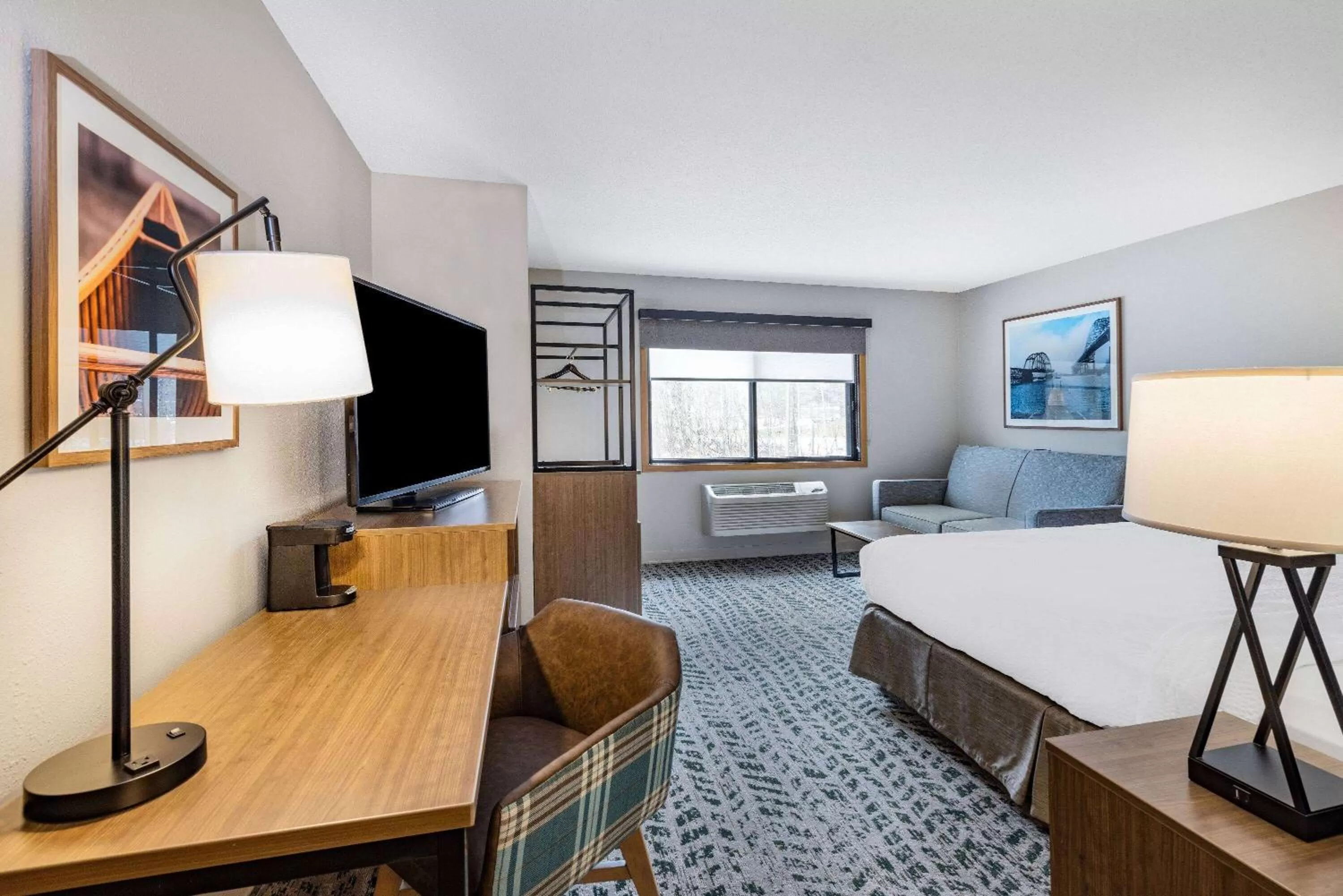 King Room - Non-Smoking in AmericInn by Wyndham Duluth South Proctor Black Woods Event Ctr