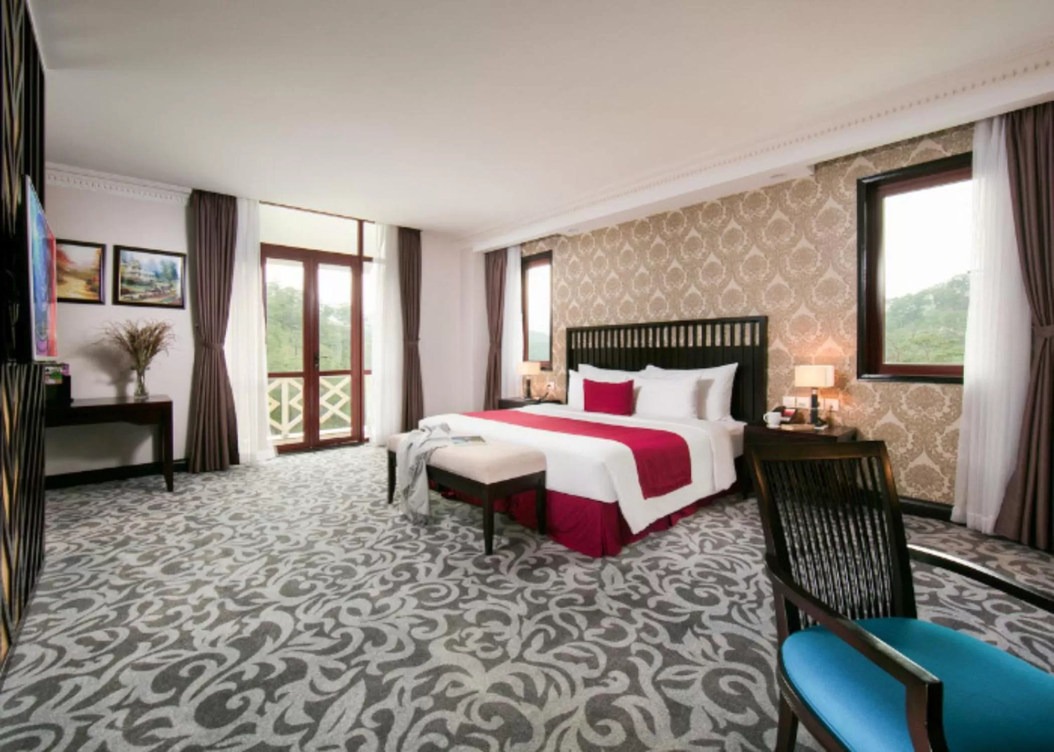 Royal Suite Mountain View in Swiss-Belresort Tuyen Lam