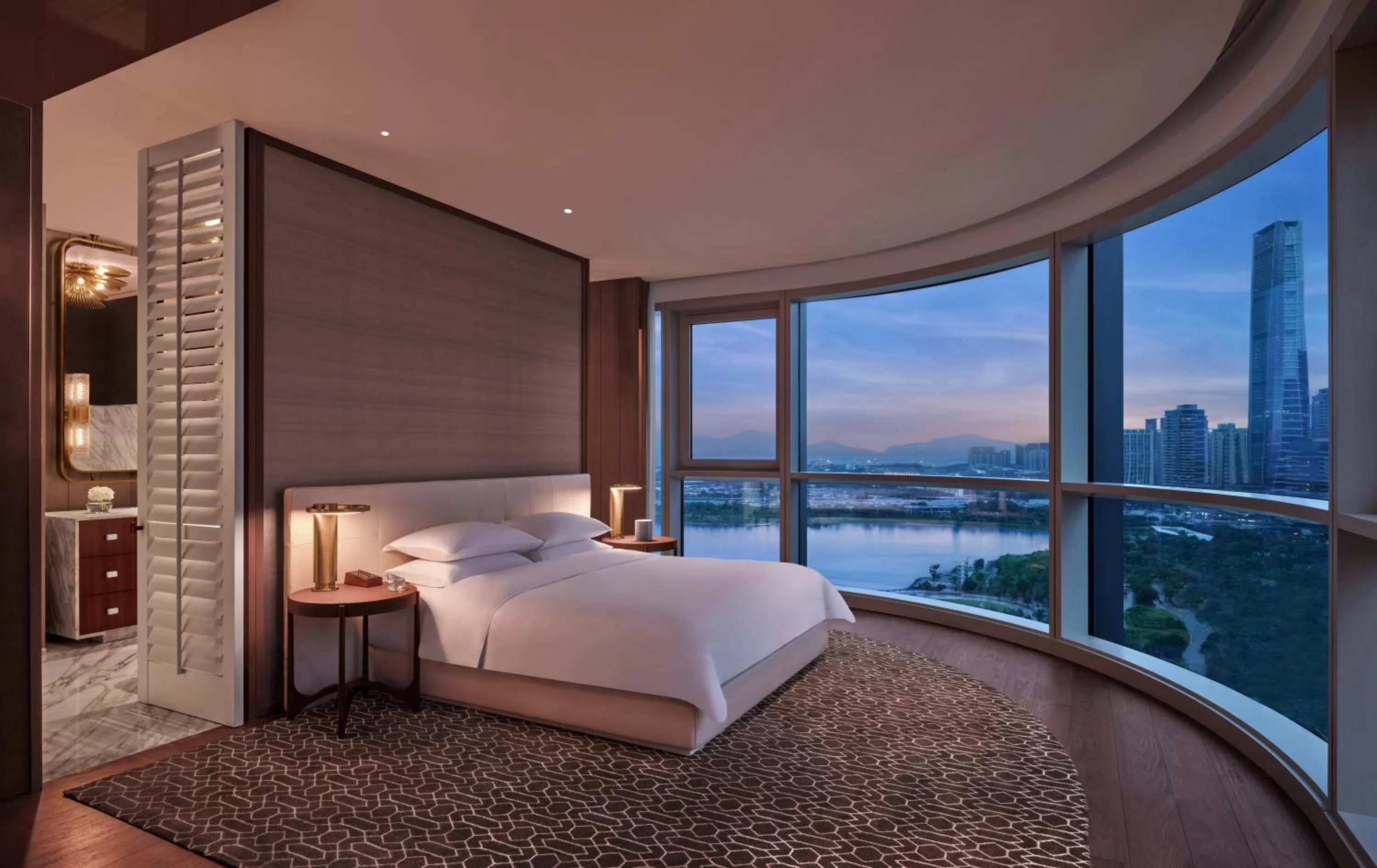 Deluxe King Room with Partial Bay View in Andaz Shenzhen Bay