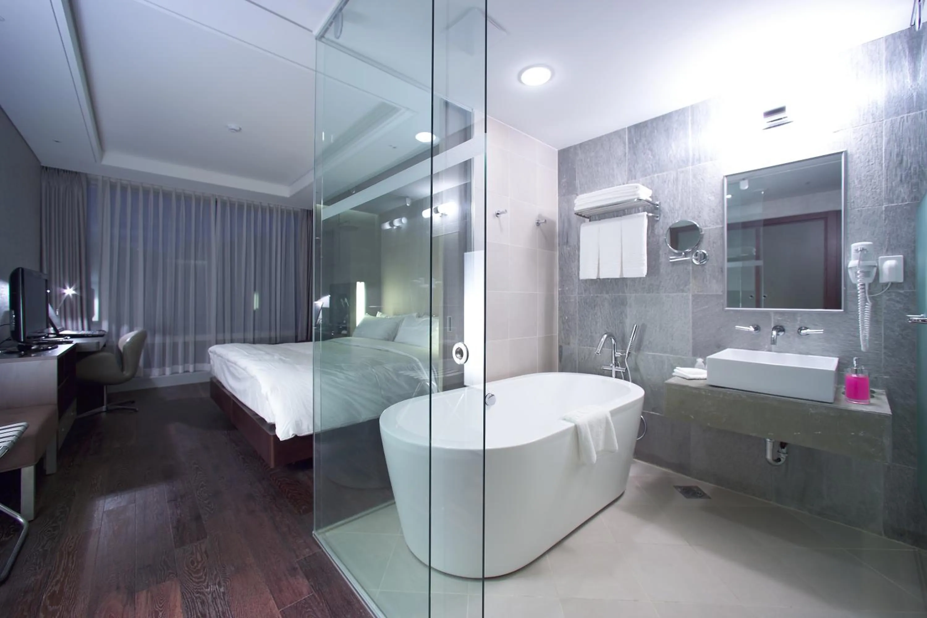 Executive King Room in Grand Mercure Ambassador Changwon