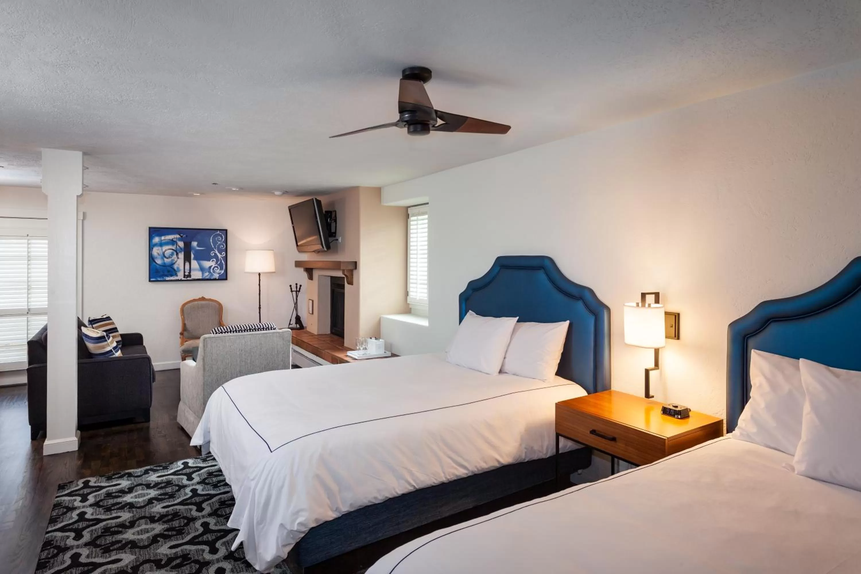 Junior Suite with Two Double Beds in Hotel Pacific