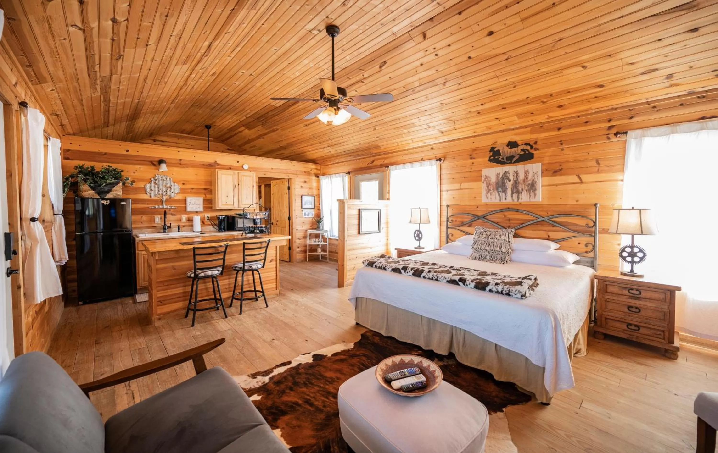 One-Bedroom Cabin  in City on a Hill at Spring Creek