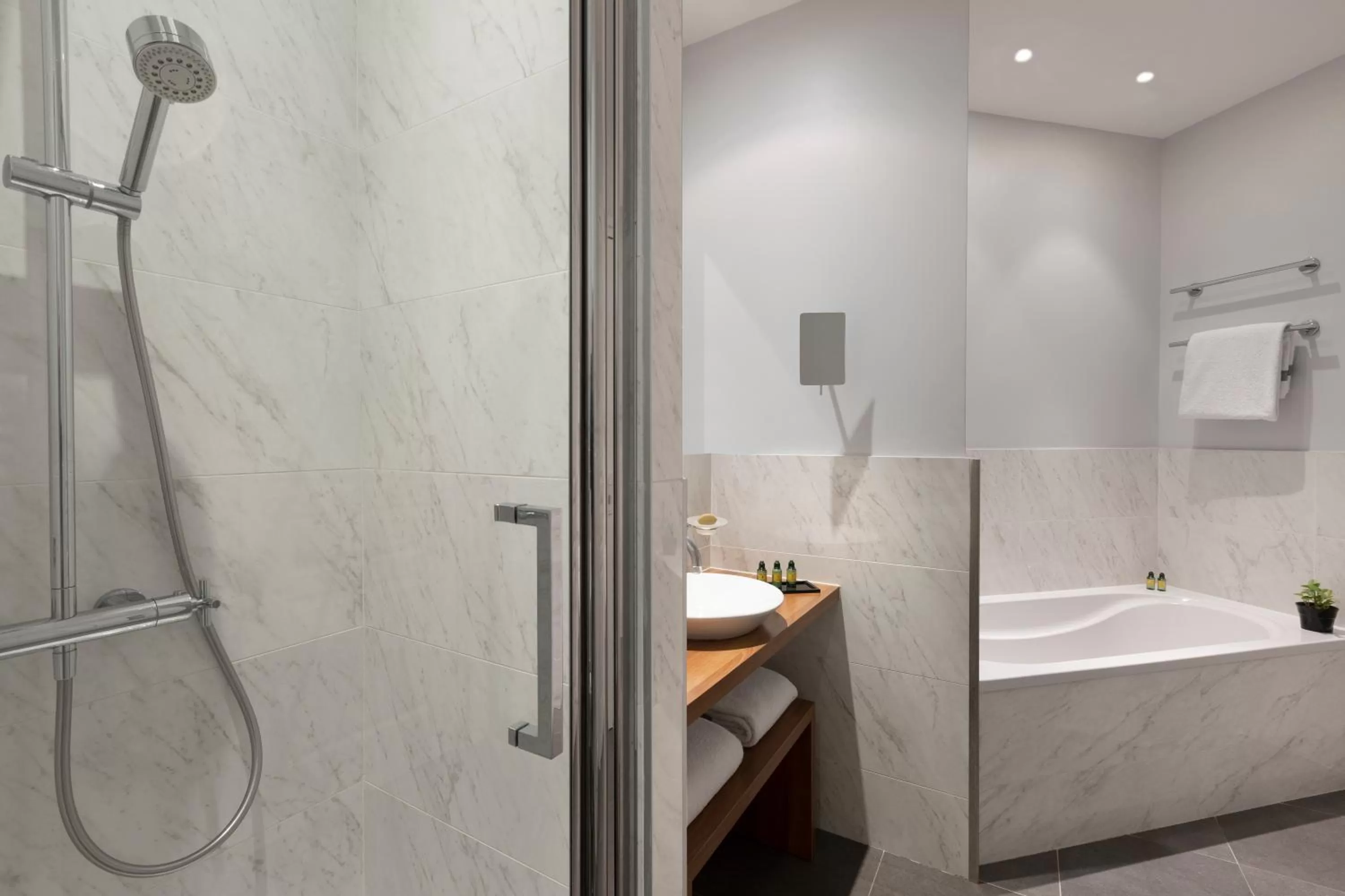 Family Suite - Contemporary Residency in Château Belmont Tours by The Crest Collection