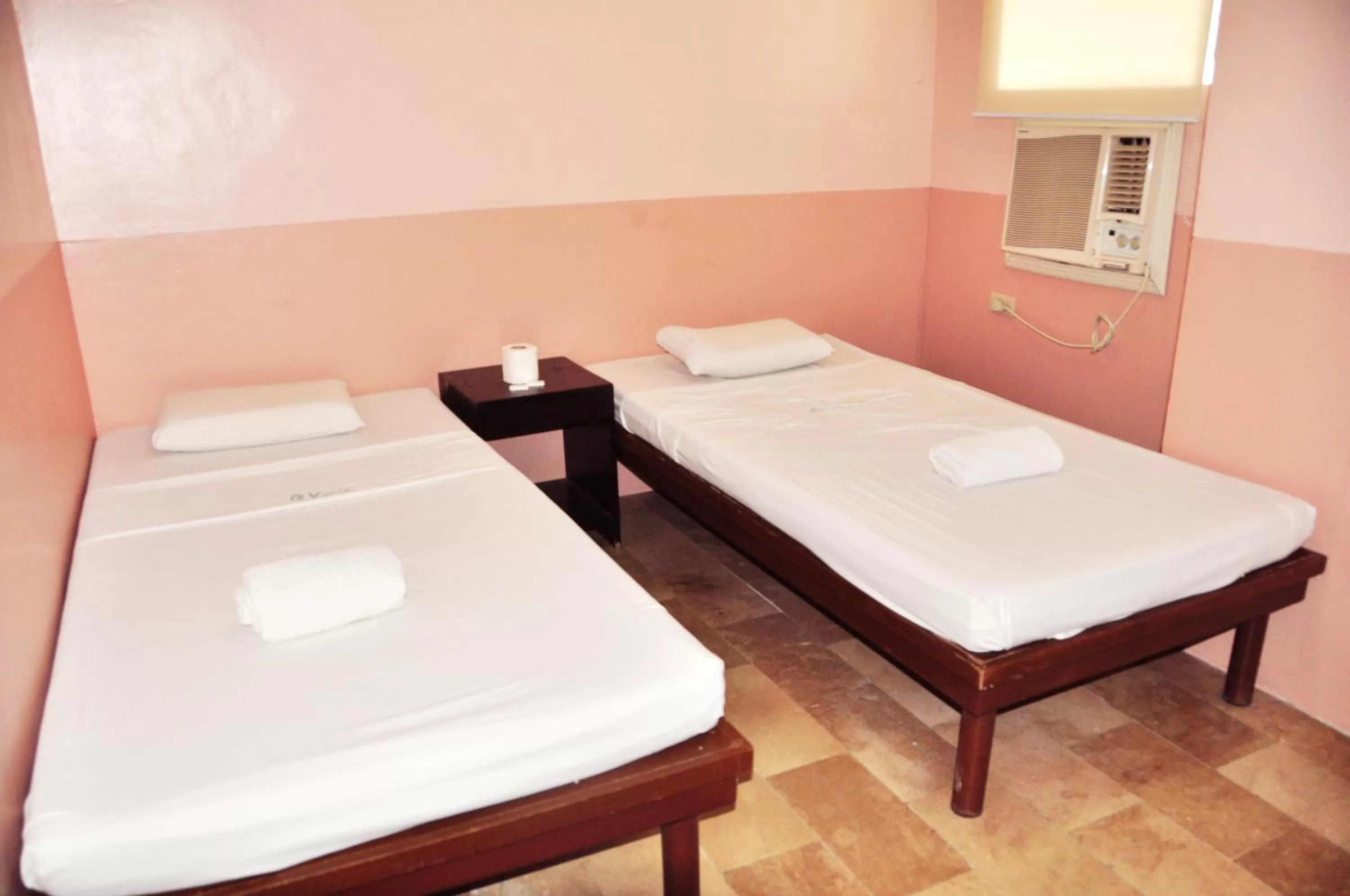Budget Twin Room in GV Hotel - Lapu-Lapu City
