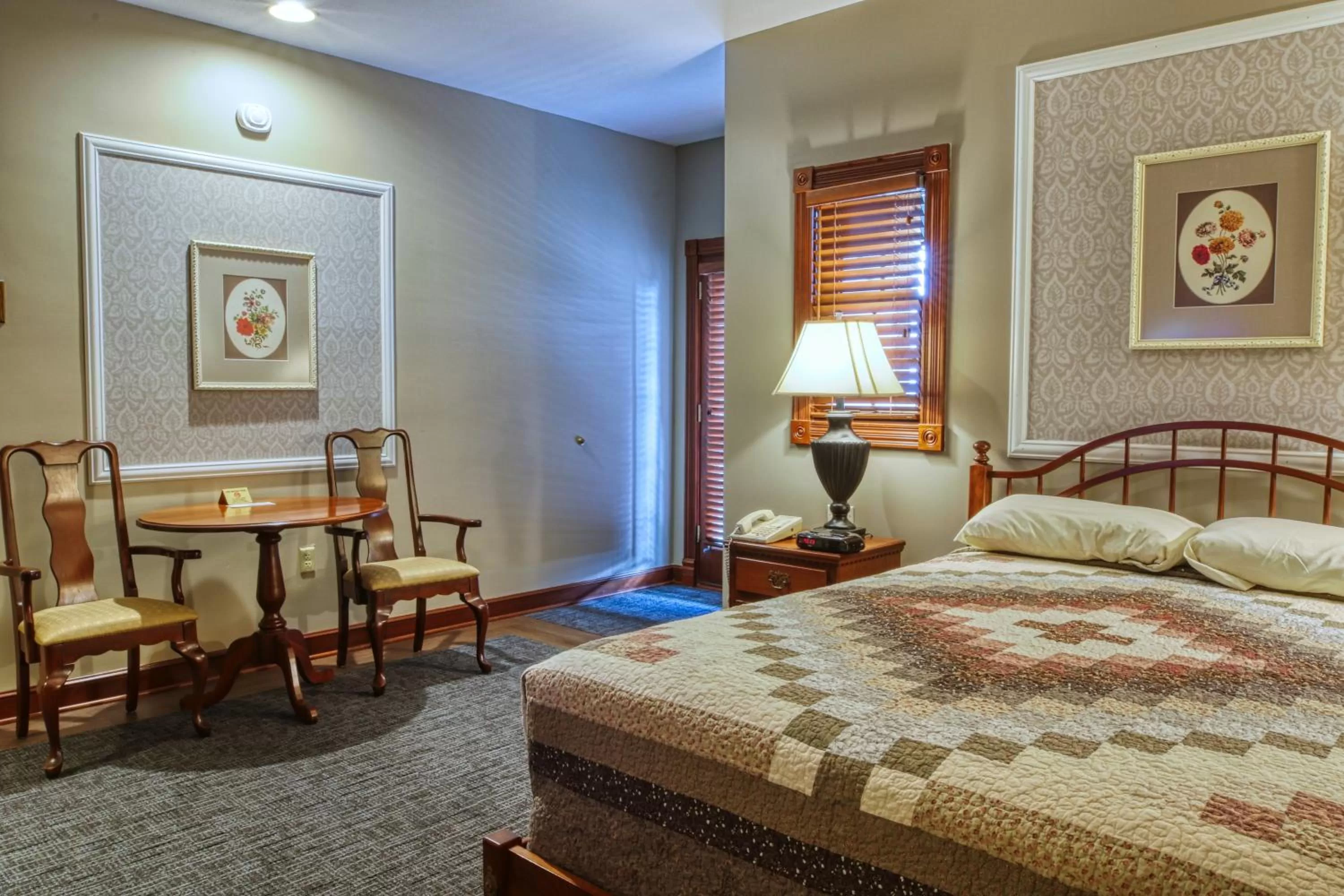 Single Room - single occupancy in Carlisle Inn Walnut Creek