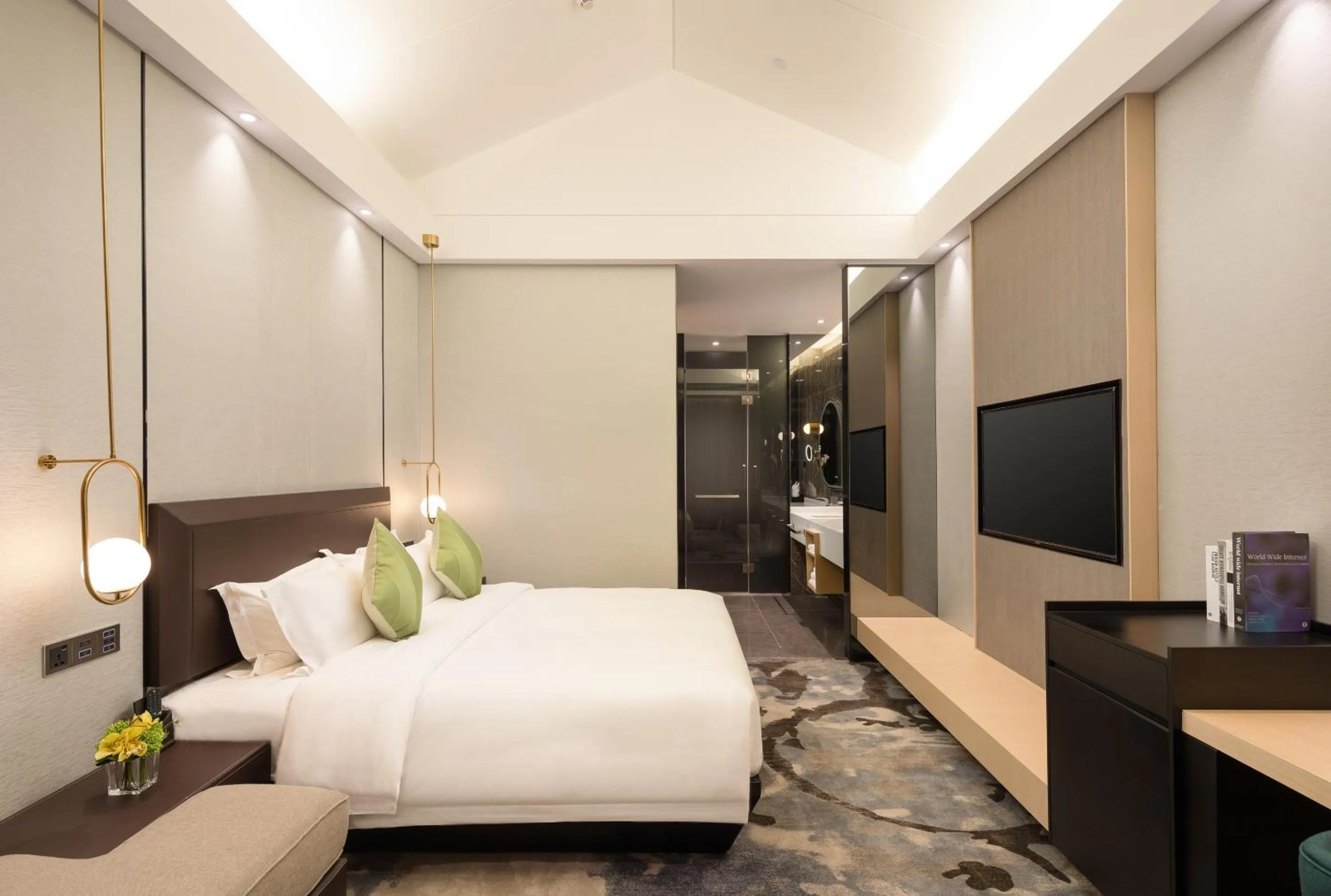 Deluxe King Room in Buddy Hotel-Free Shuttle to Canton Fair Complex during Canton Fair Period