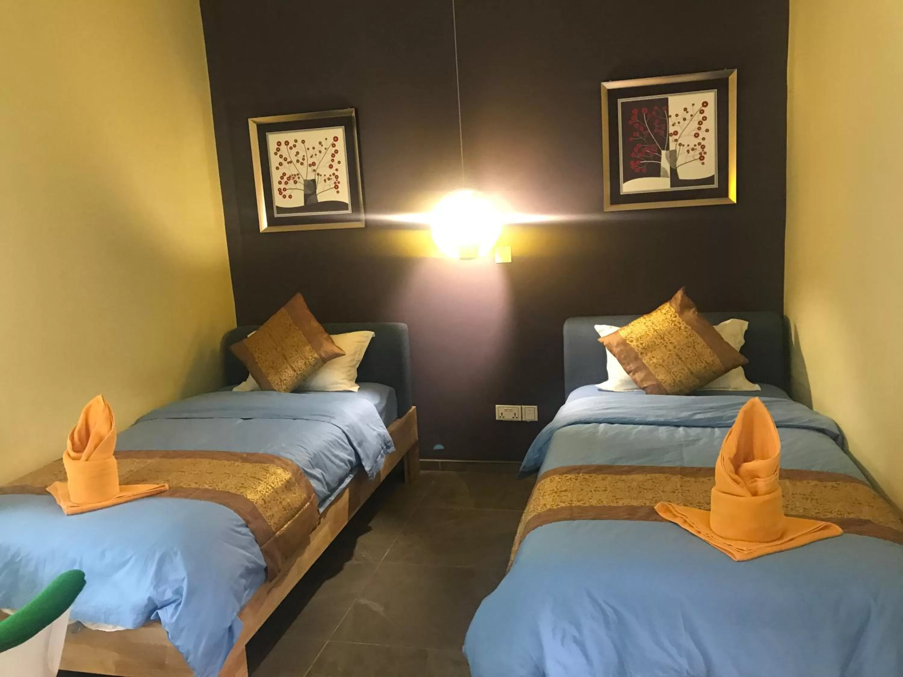 Standard Twin Room in Benny's City Hotel