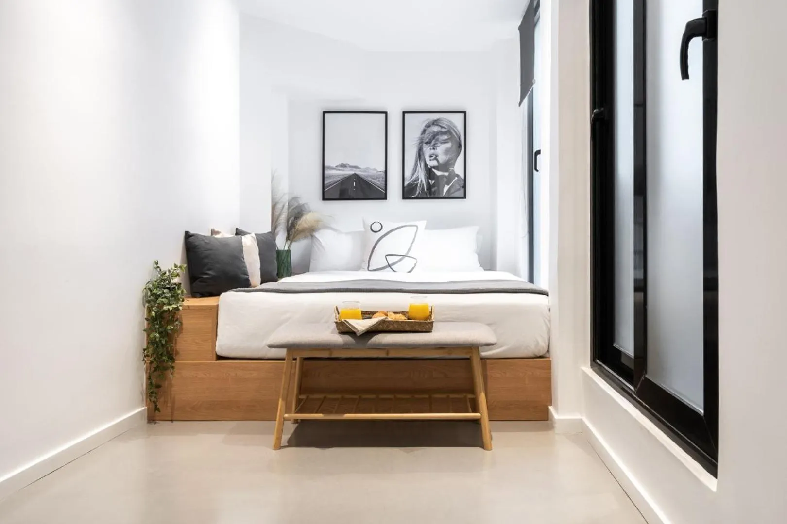 Bed in Melo Athens