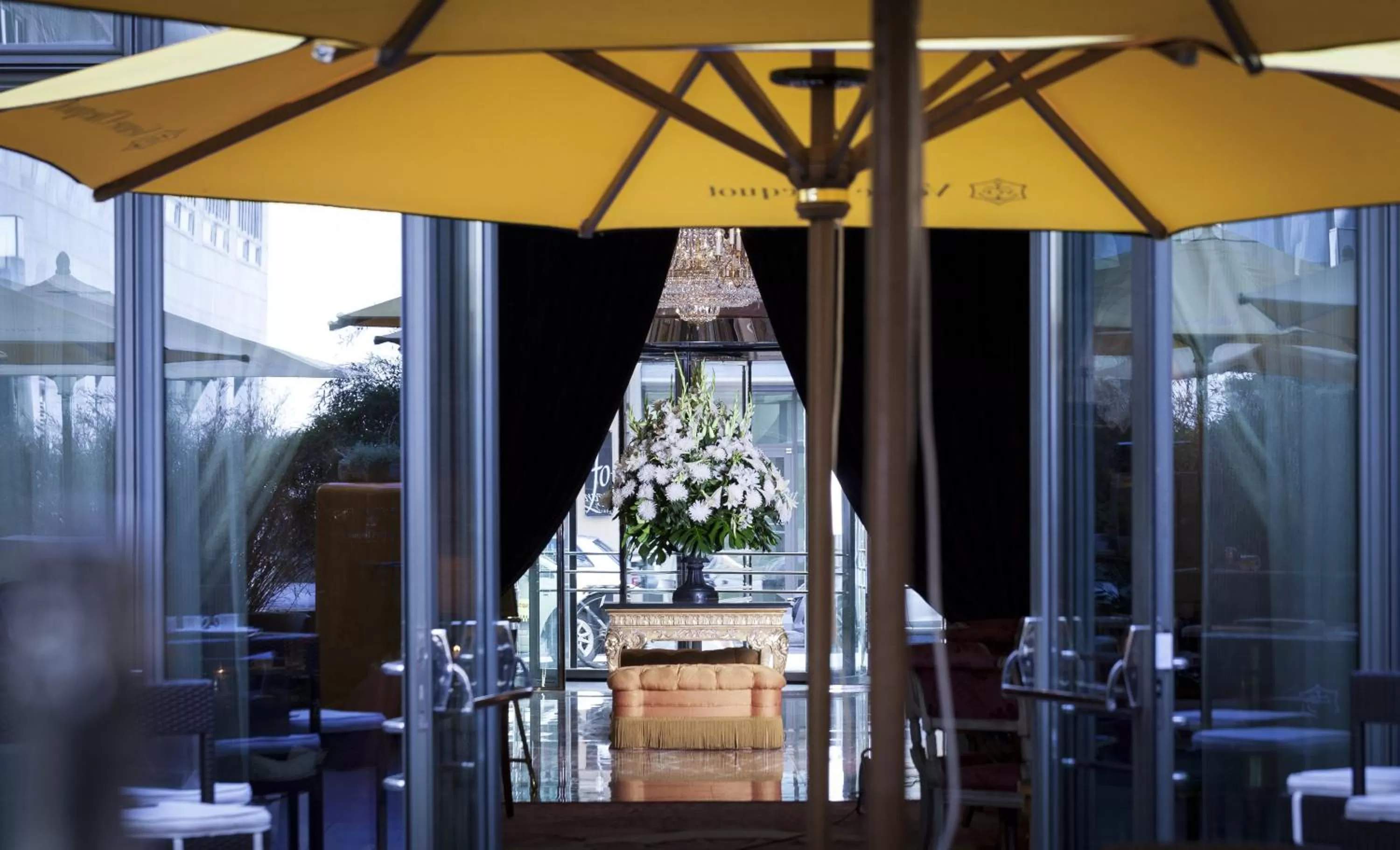Lounge or bar in Regent Berlin by IHG