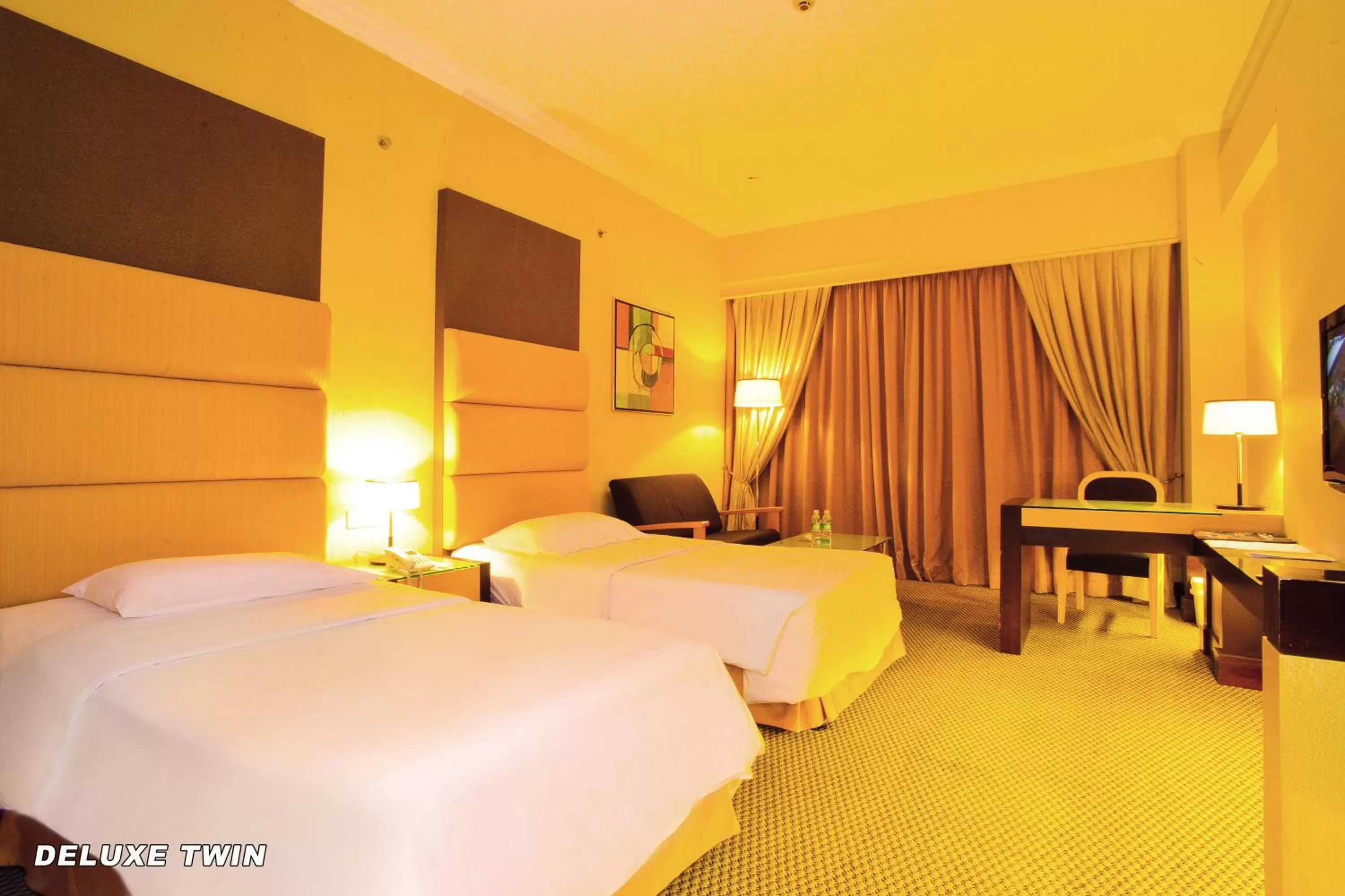 Deluxe Twin Room in Dynasty Hotel Miri