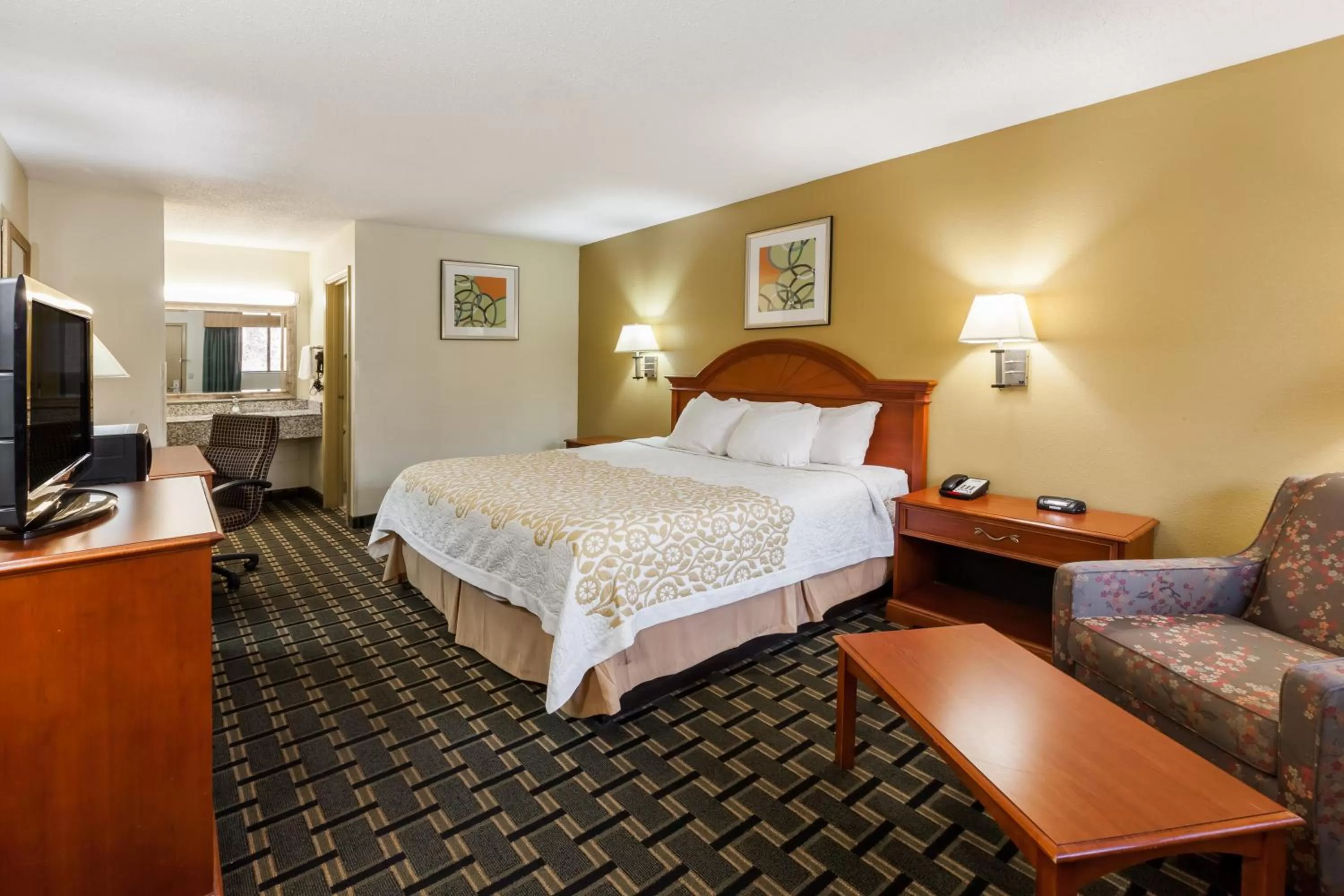 Business King Room - Non-Smoking in Days Inn by Wyndham Kent - Akron