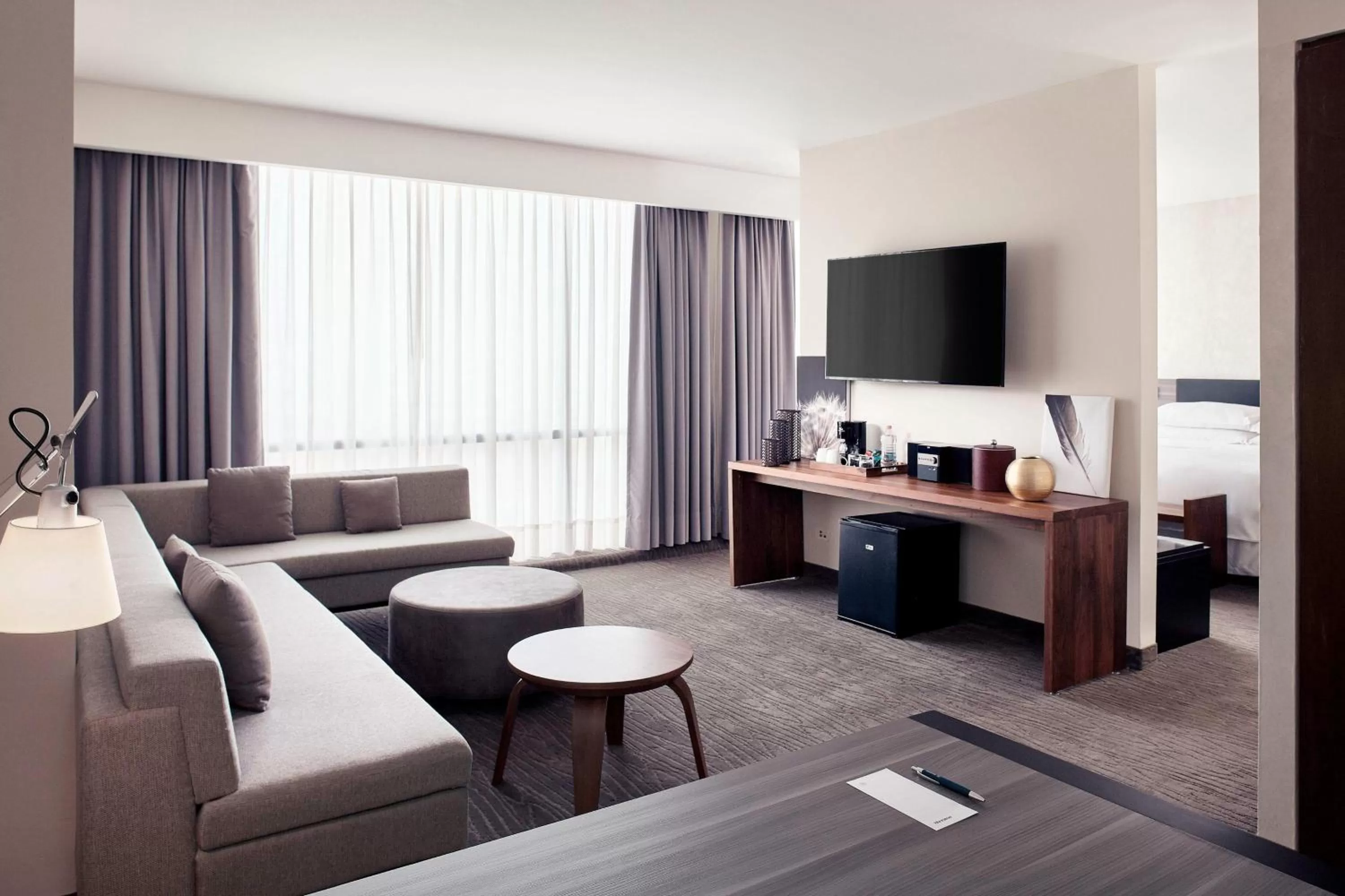 Junior Suite 1 King Bed, Club lounge access, 1 King in Wyndham Monterrey Ambassador Centro