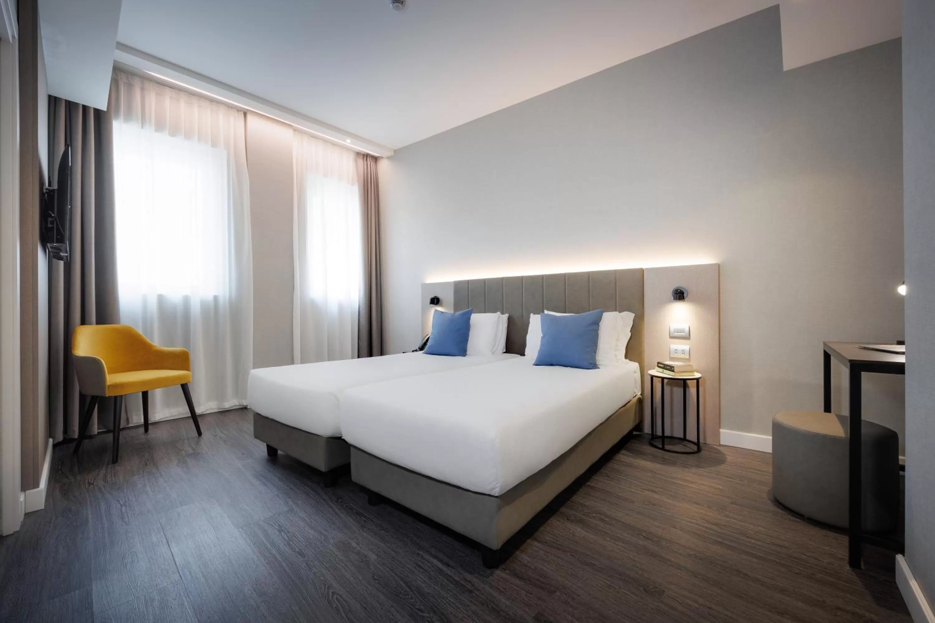 Bed in IH Hotels Milano Centrale