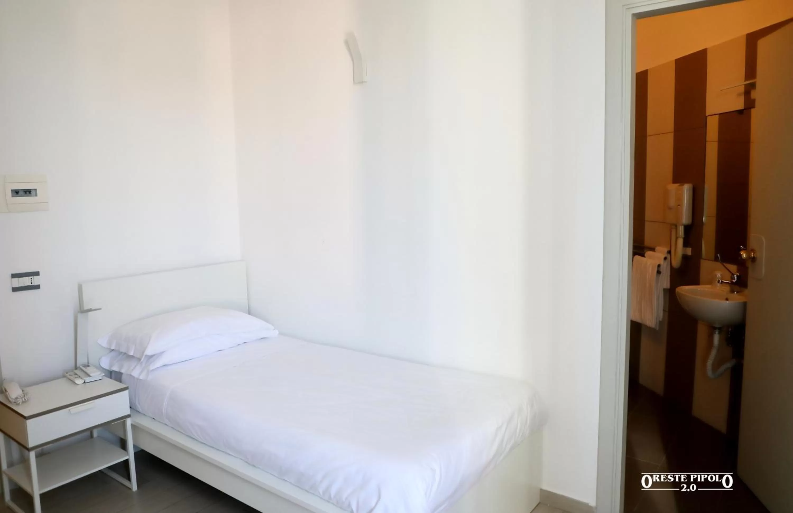 Deluxe Single Room in Up Hotel