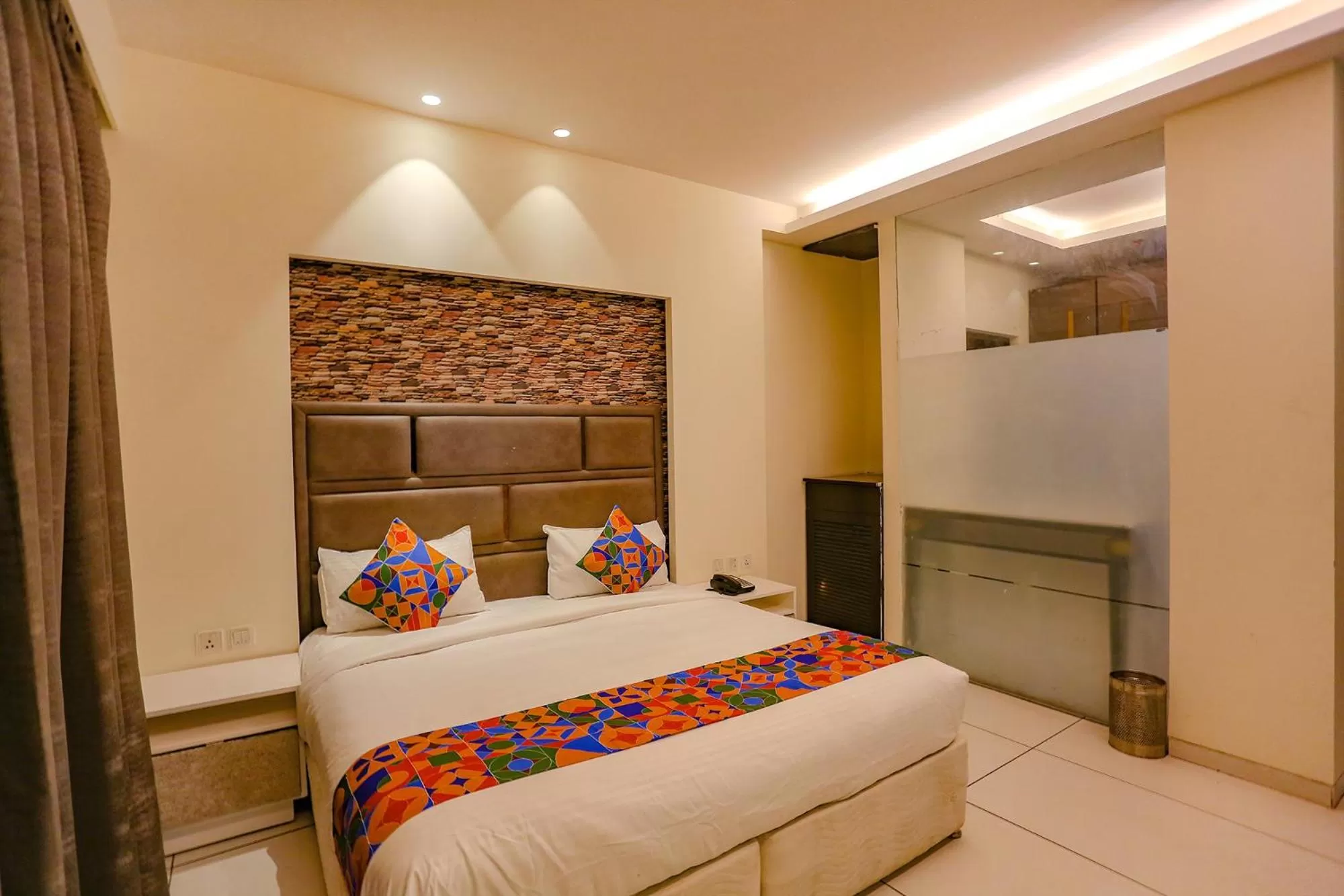 Superior Double Room - single occupancy in Super Townhouse Pitampura West Enclave