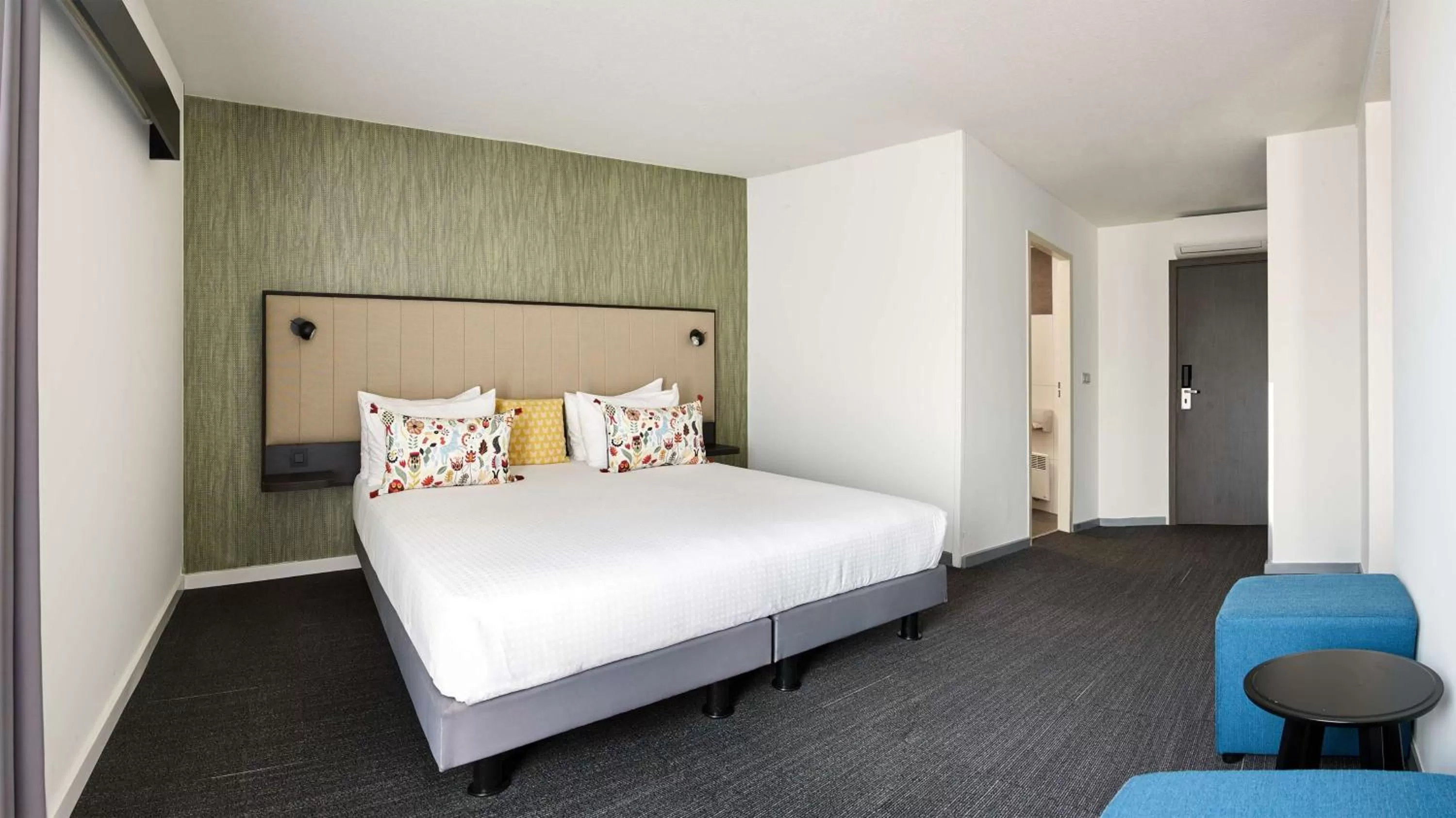 Family King Room with Sofa Bed in Best Western Hotel Wavre