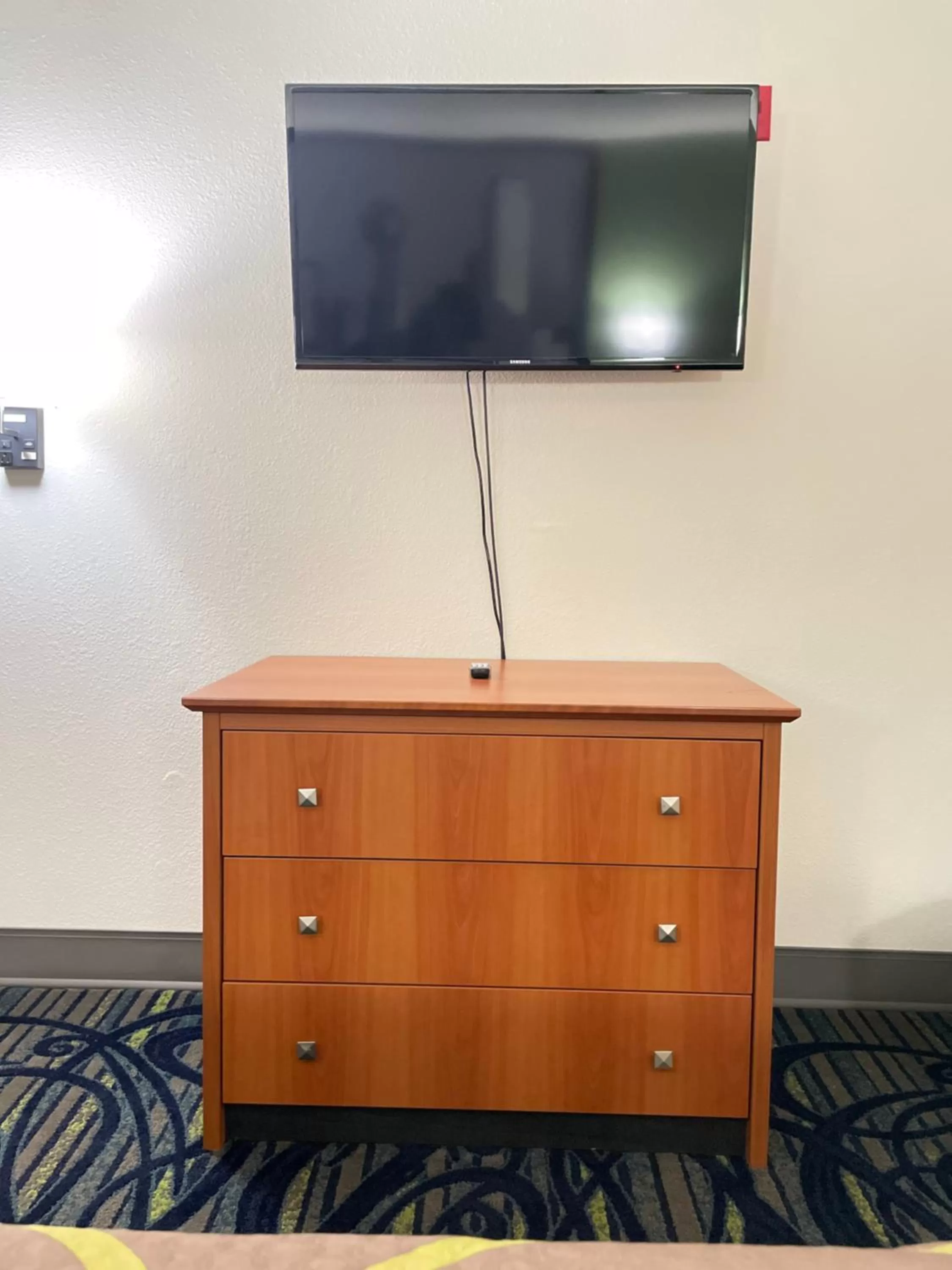 King Room - Non-Smoking in Super 8 by Wyndham Fort Worth Downtown South