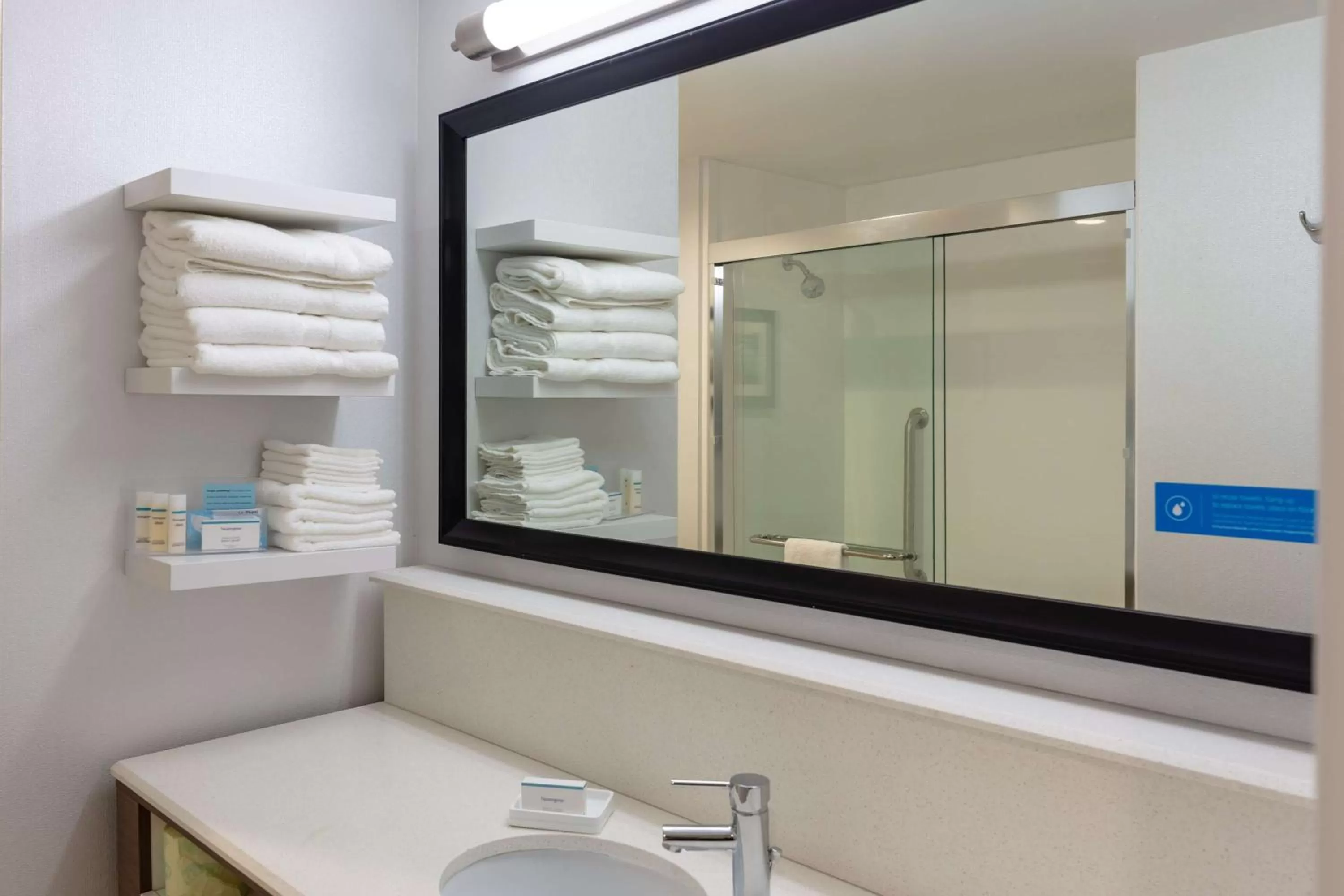 Standard King Room - Non-Smoking  in Hampton Inn Wetumpka