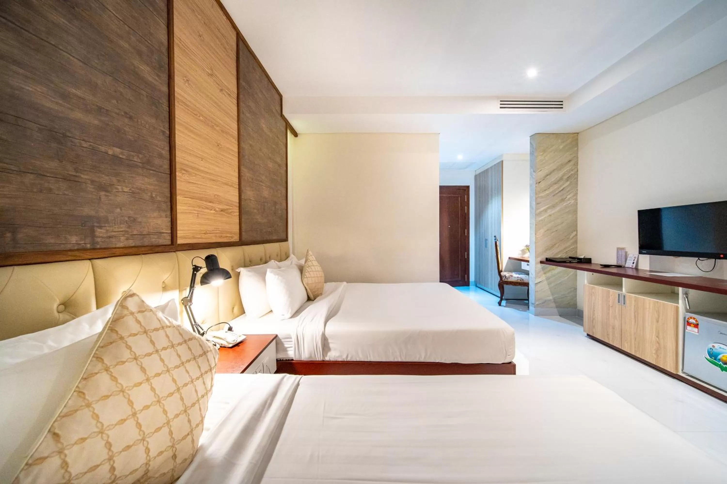 Standard Twin Room in LCS Hotel & Apartment